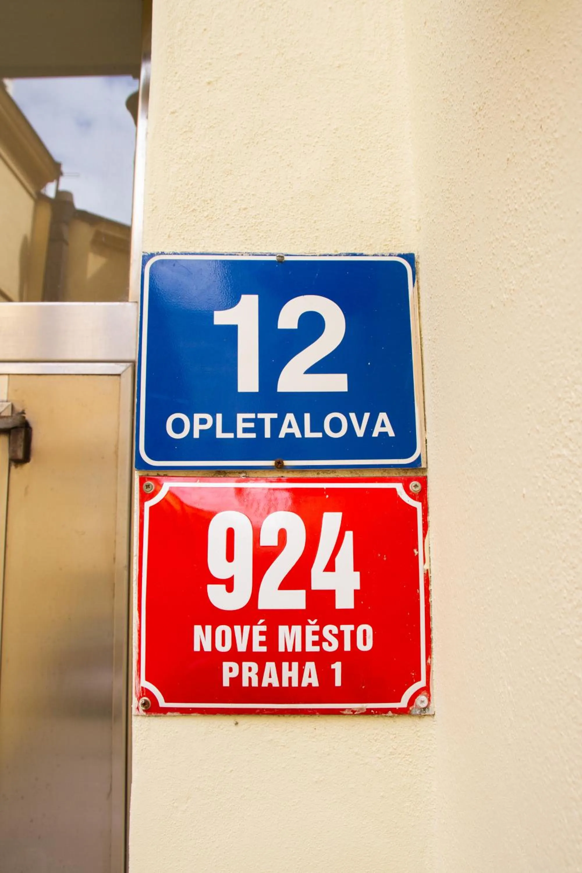 Facade/entrance in Hostel Mandarinka