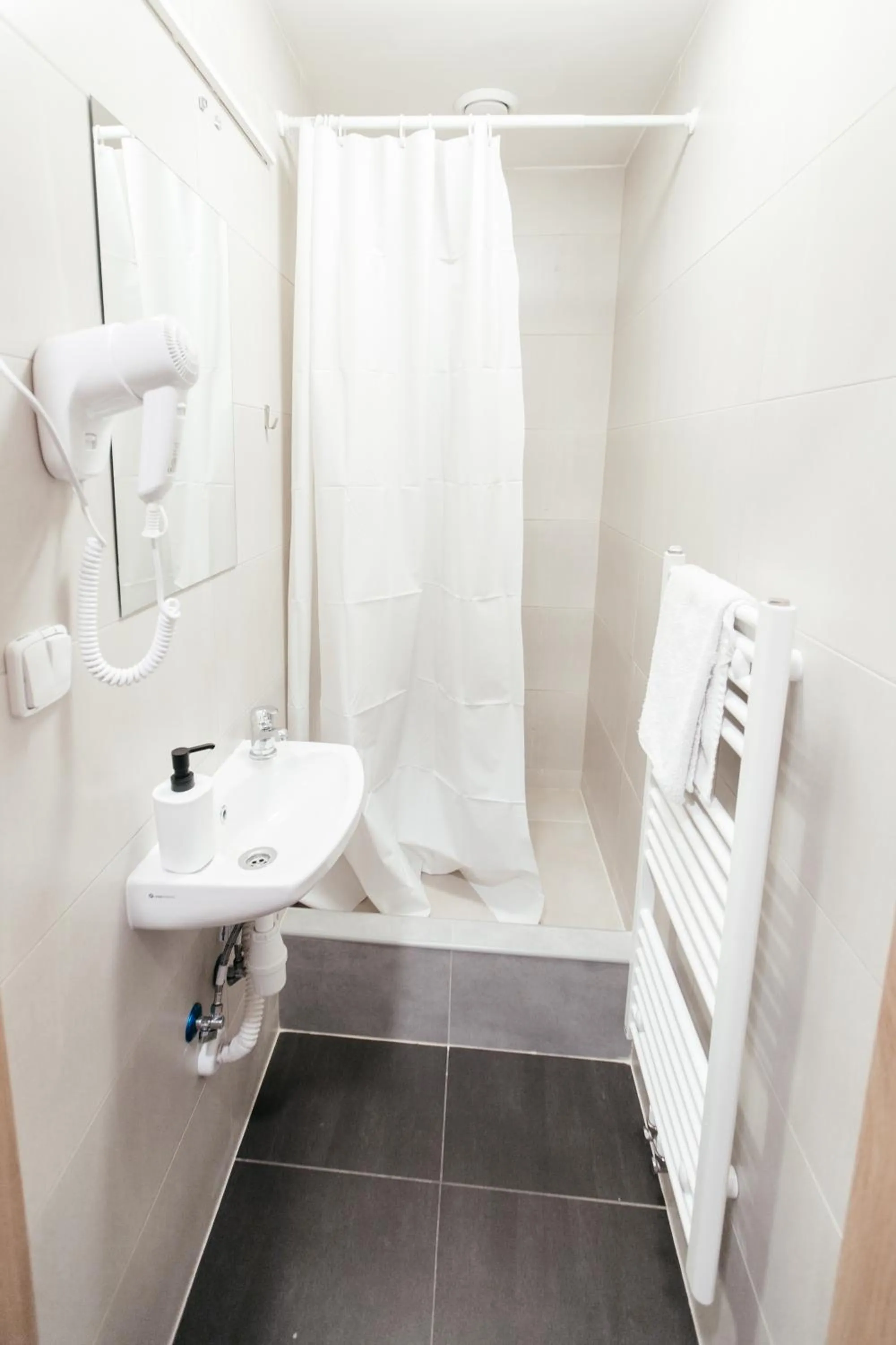 Shower in Hostel Mandarinka