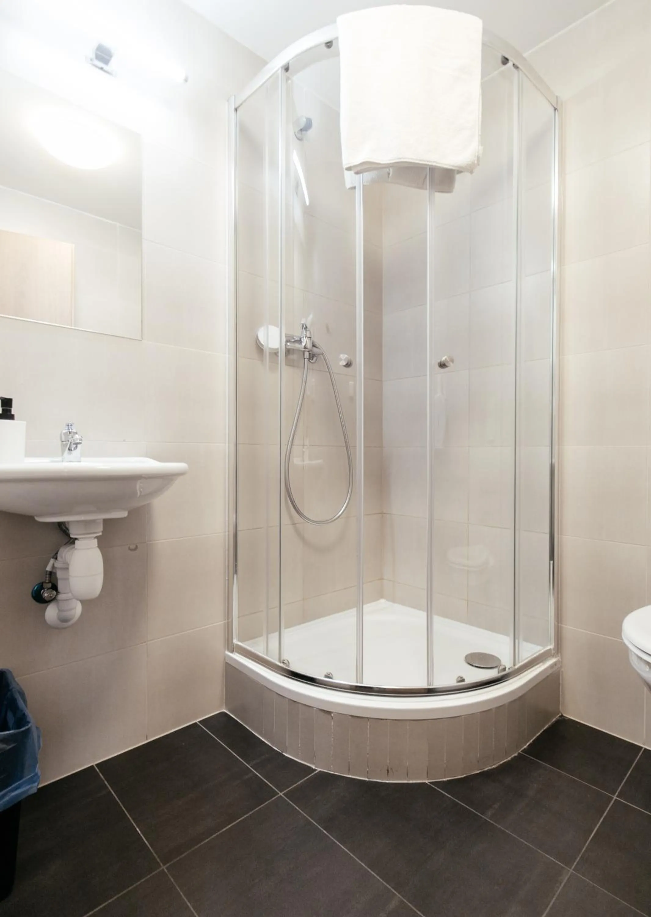 Shower in Hostel Mandarinka