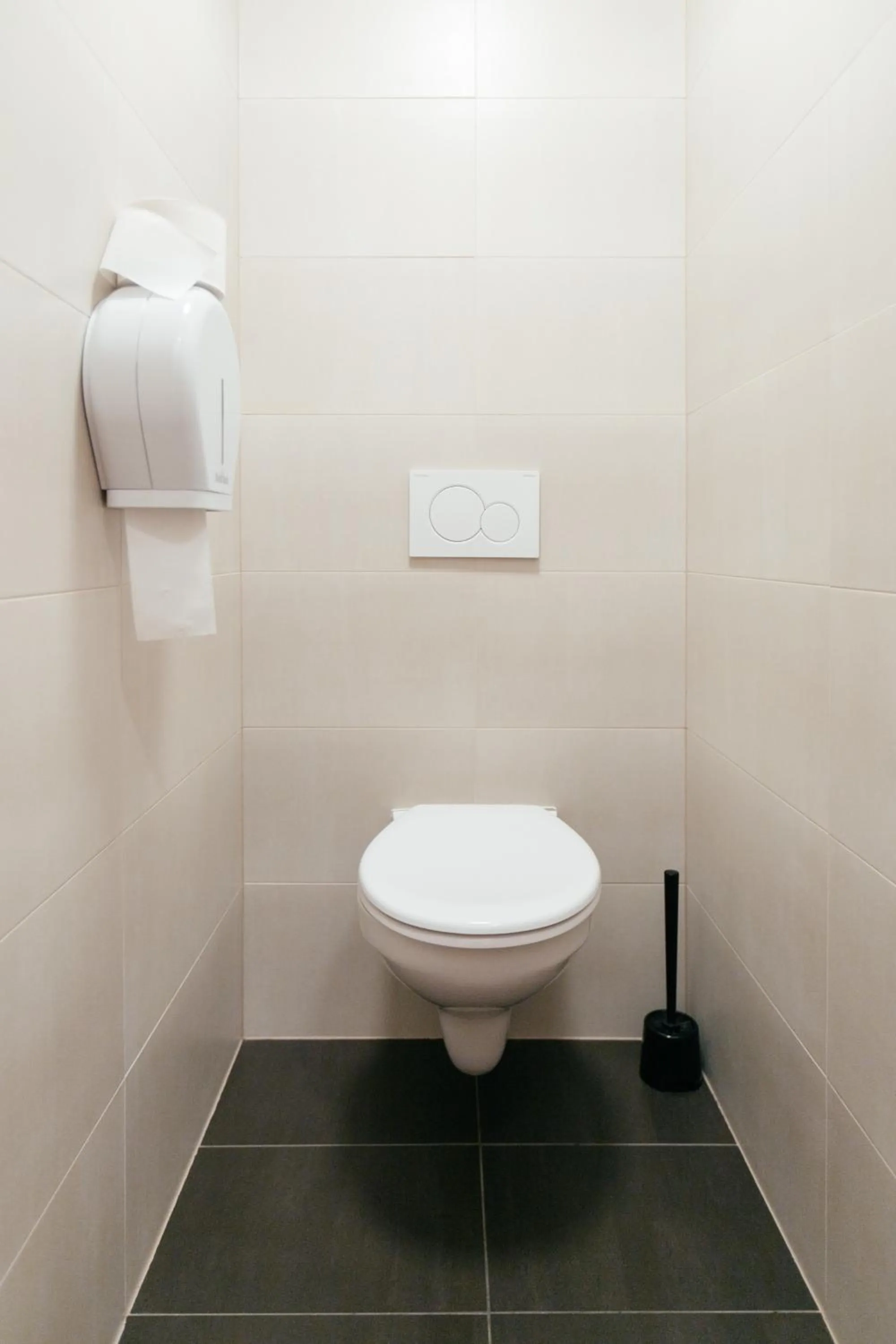 Toilet in Hostel Mandarinka