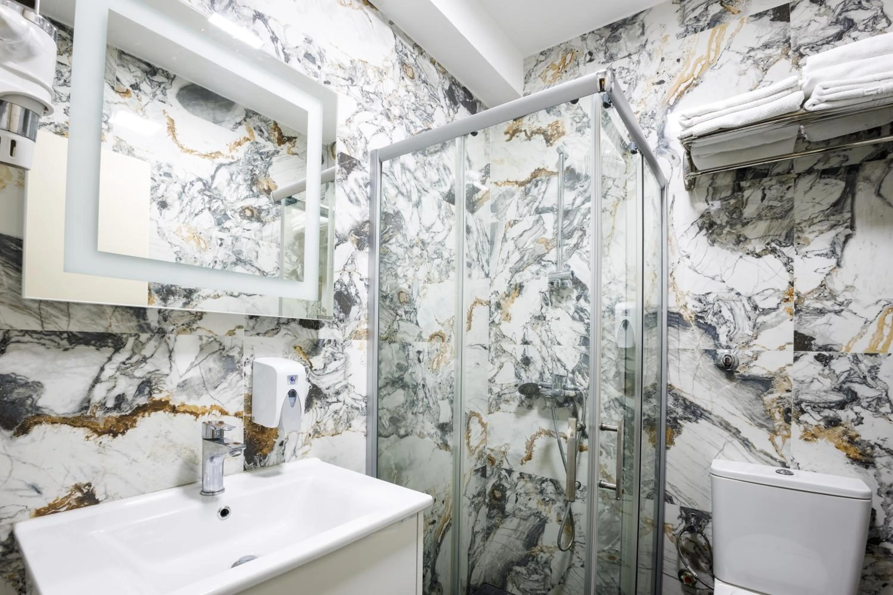 Toilet in Skopje G Hotels