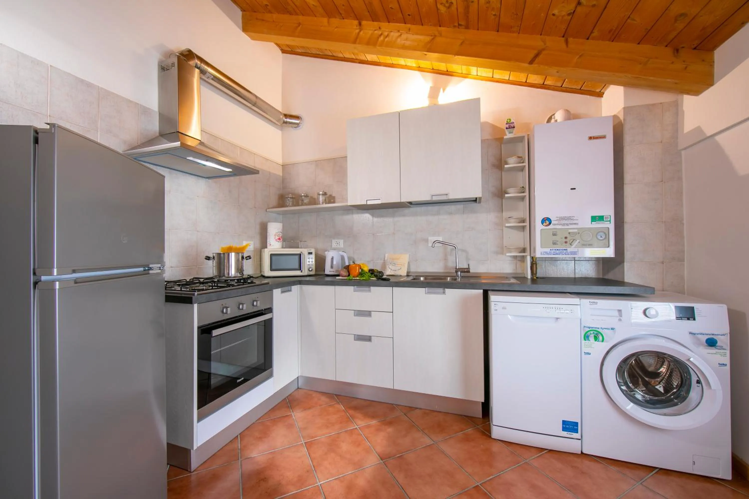 Kitchen or kitchenette in Residenza al Ponte