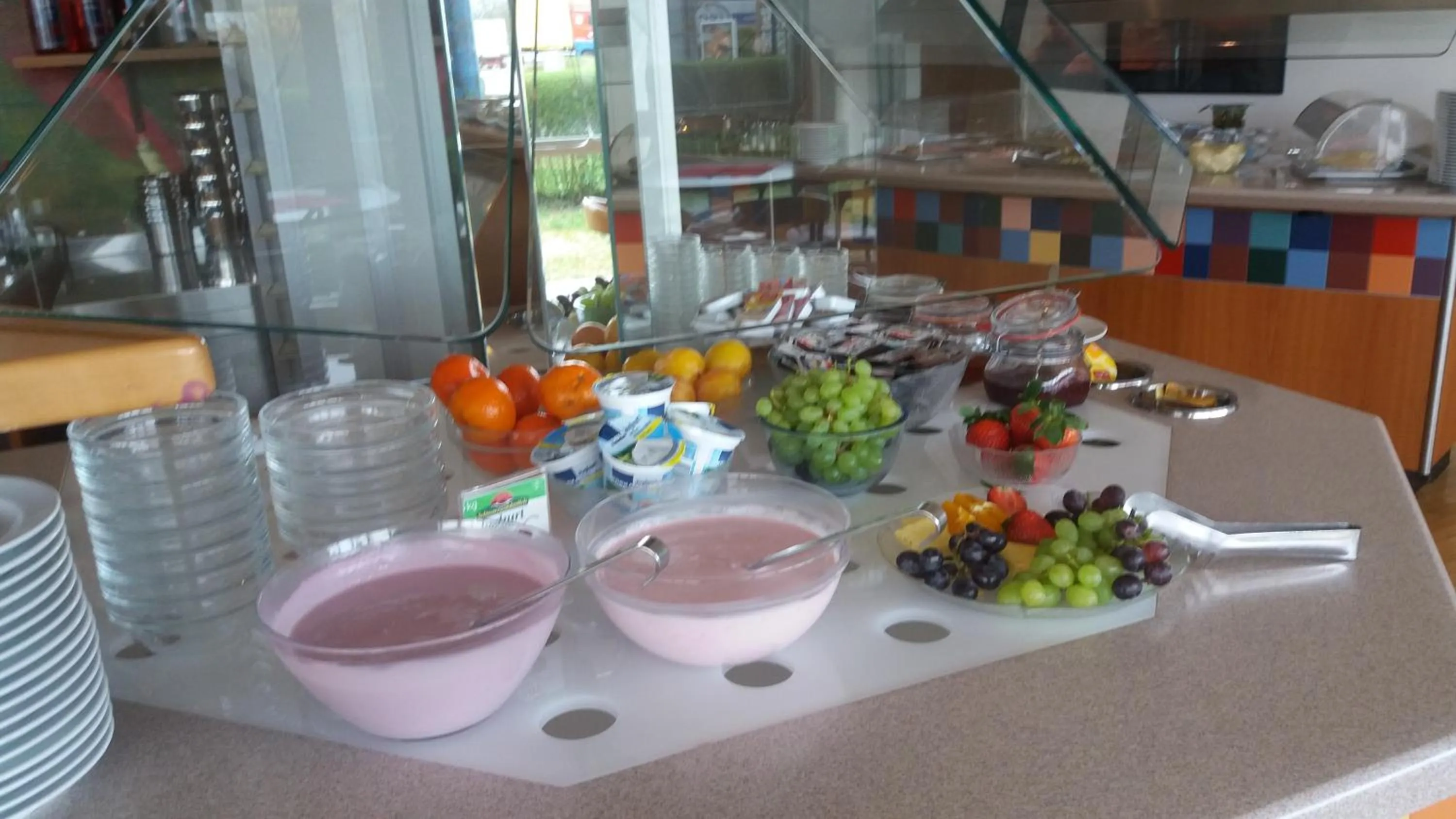 Food and drinks in Highway Hotel