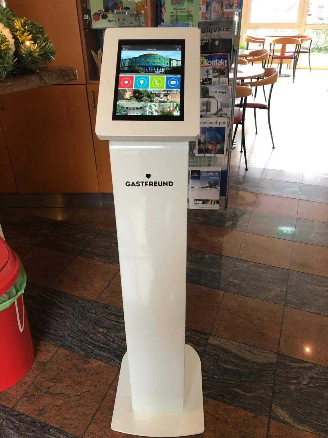 Business facilities in Highway Hotel