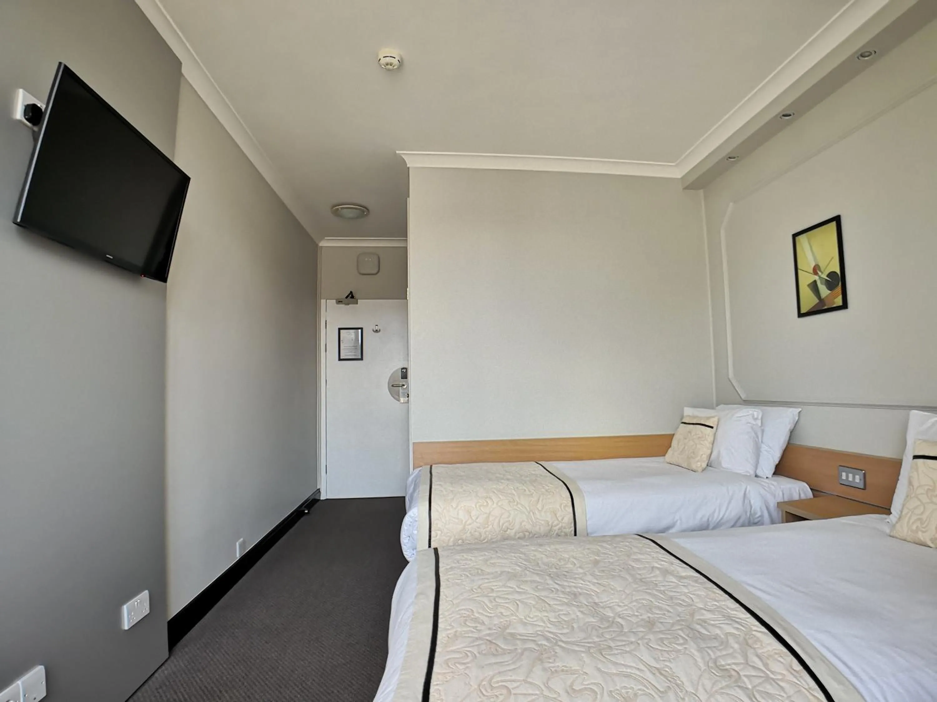 Bed in Lancaster Hall Hotel