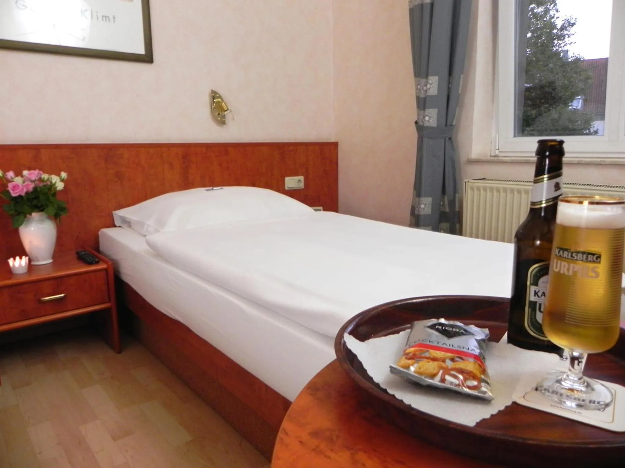 Bed in Bahnhof-Hotel Saarlouis