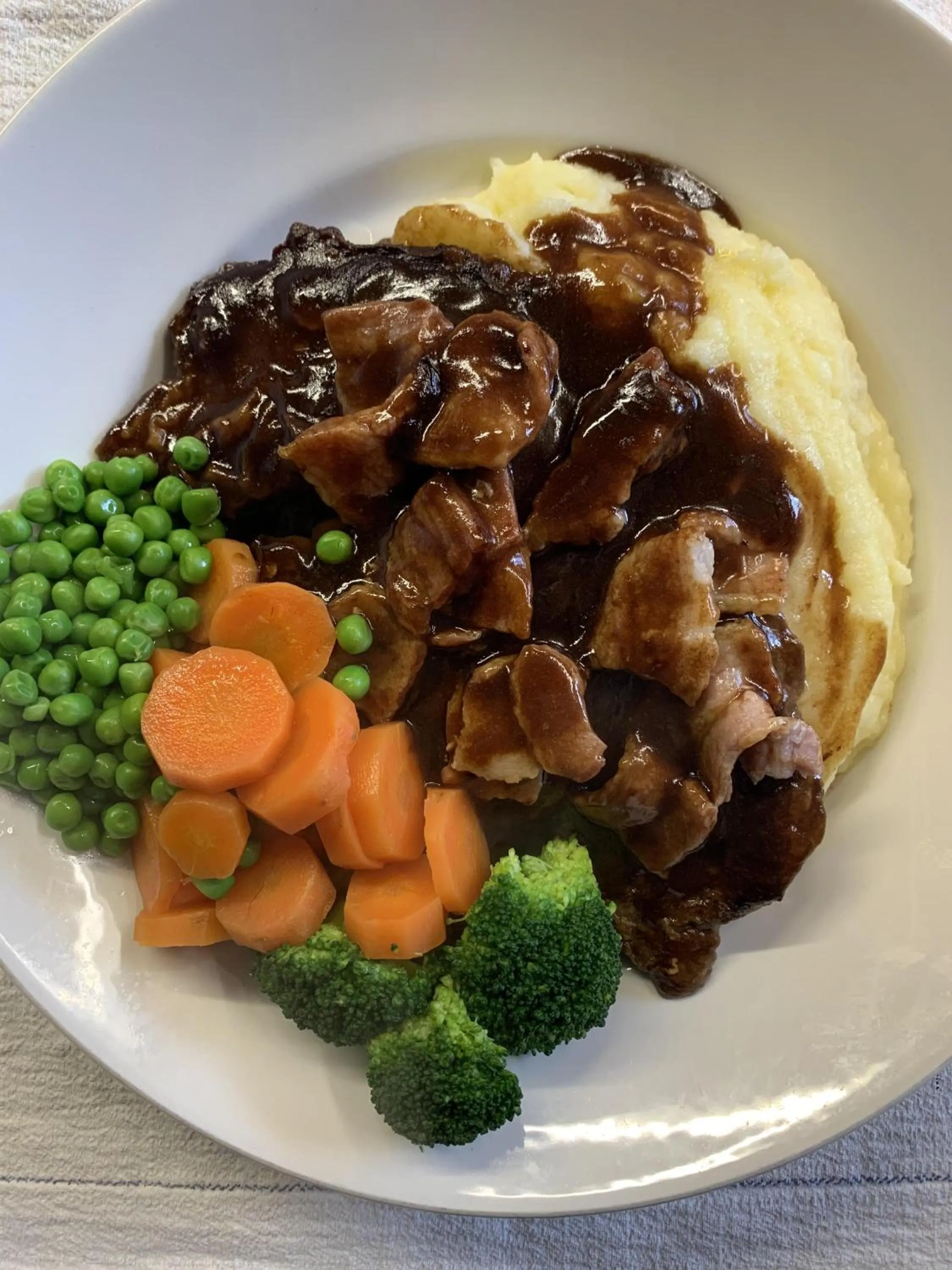 Food and drinks in Ye Olde White Harte Hotel