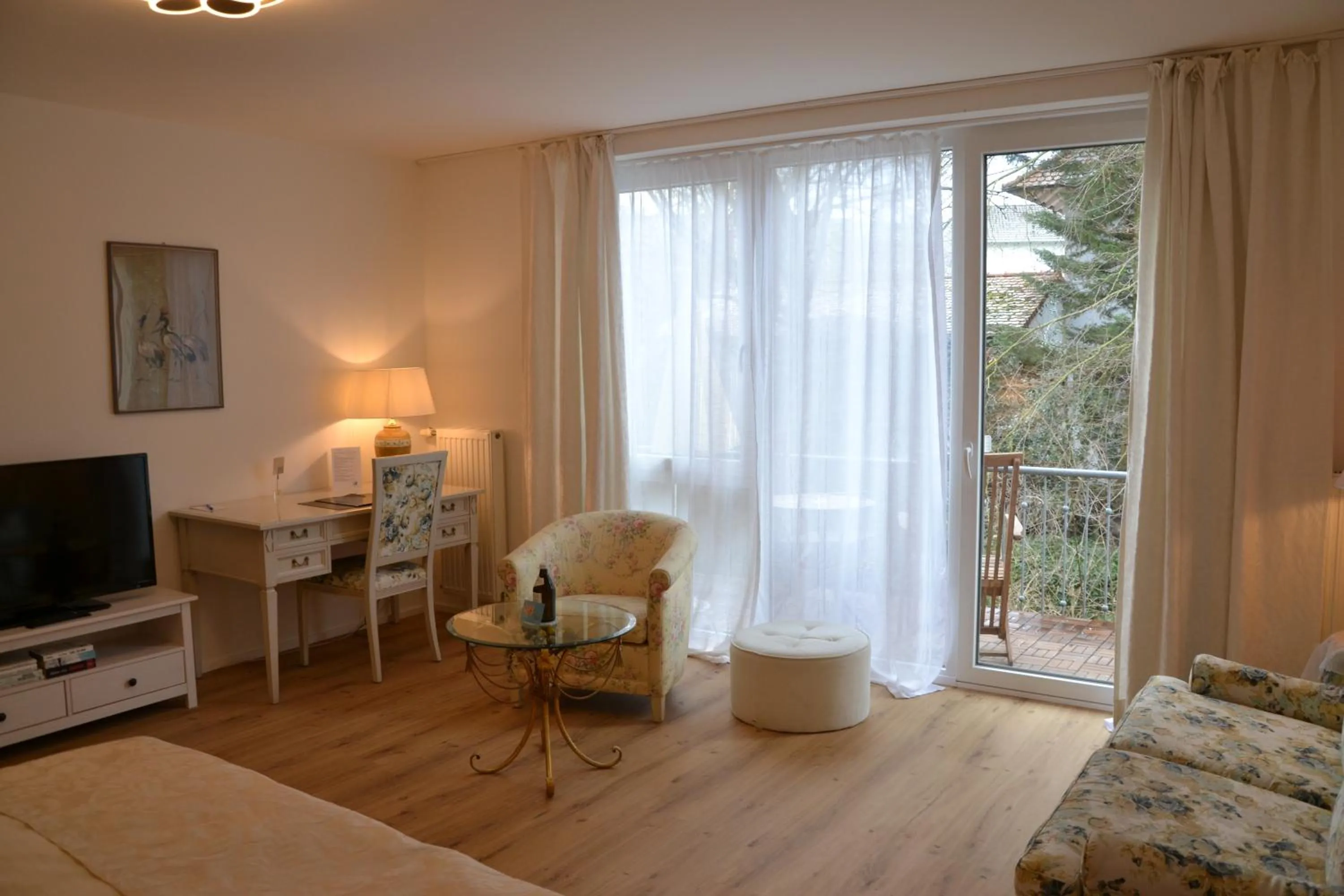 TV and multimedia, Bed in Christian Gartenhotel