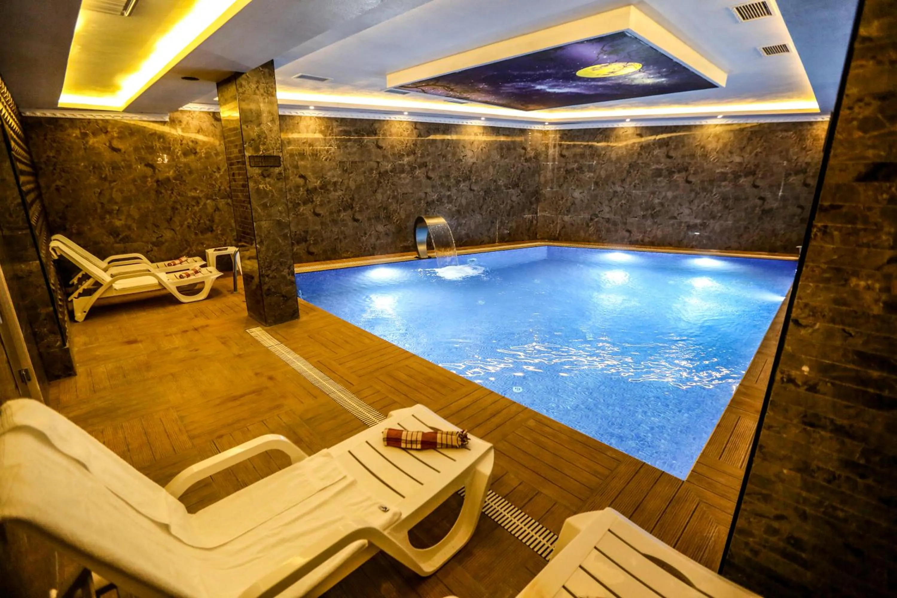 Swimming pool in Thermal Saray Hotel & Yalova