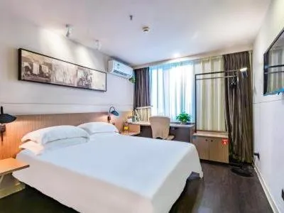 Bed in Jinjiang Inn Select Hangzhou Binjiang University Town Puyan Metro Station