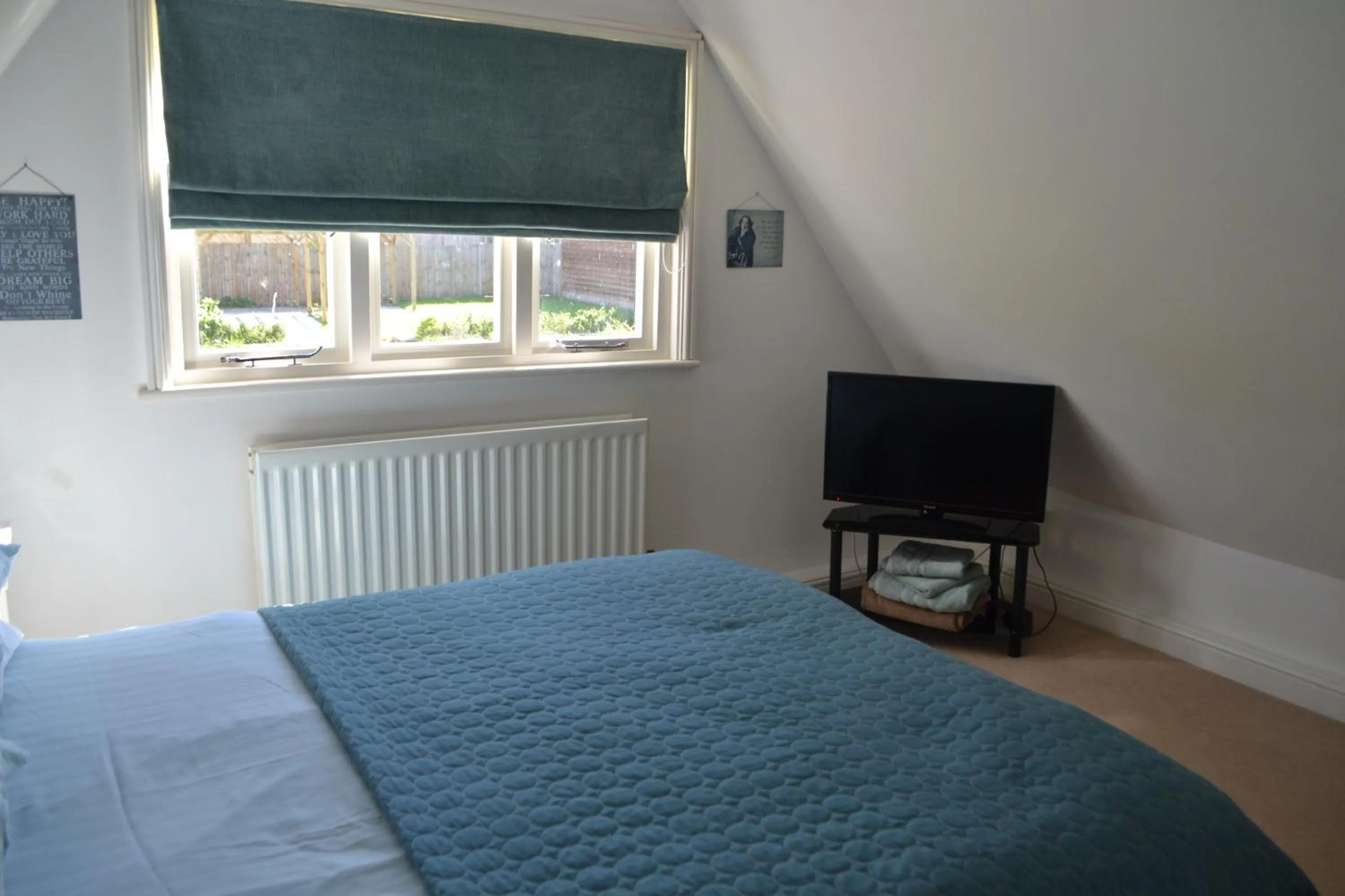 Bedroom, Bed in Appletree Cottages