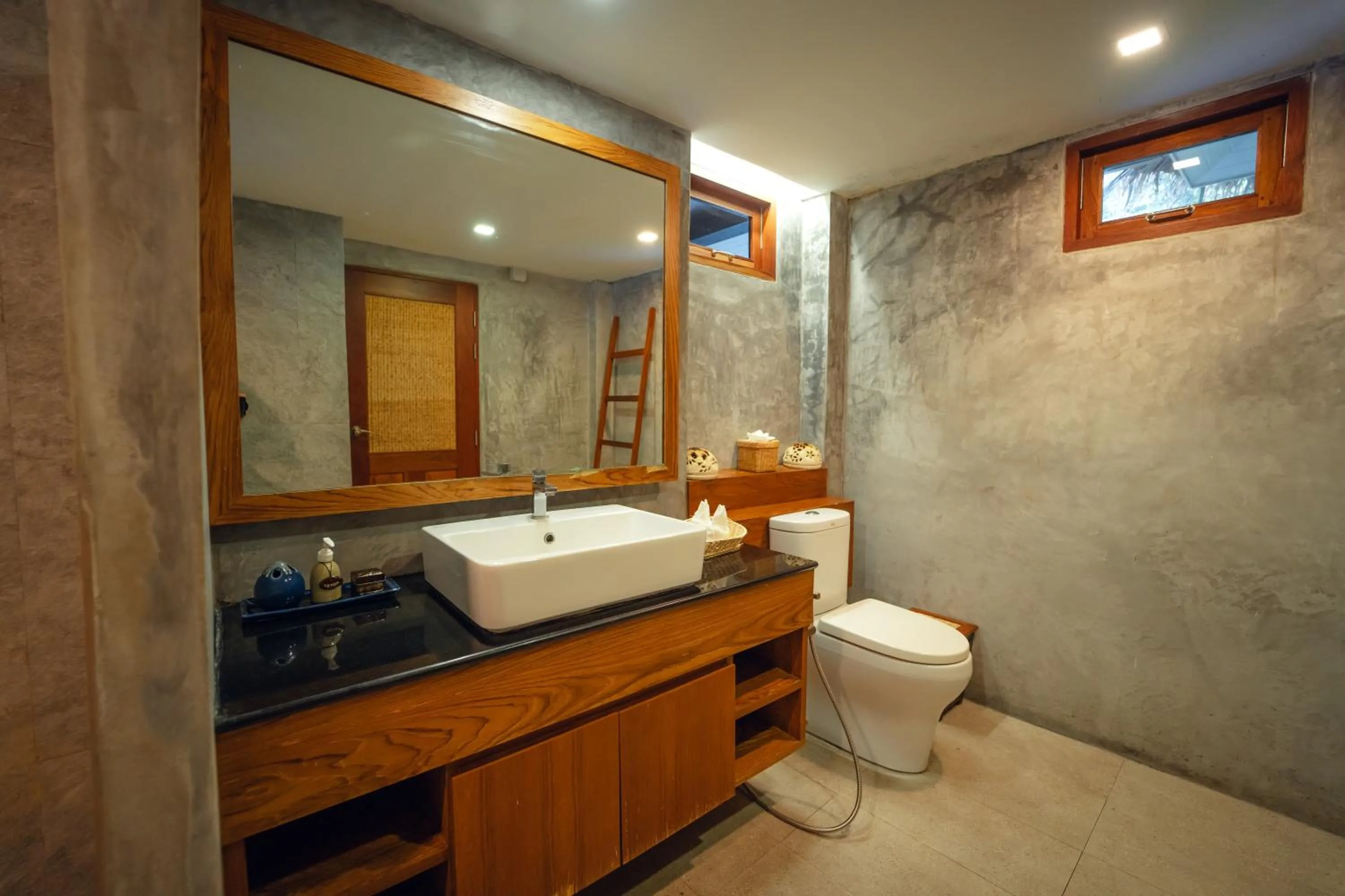 Toilet in View Point Resort