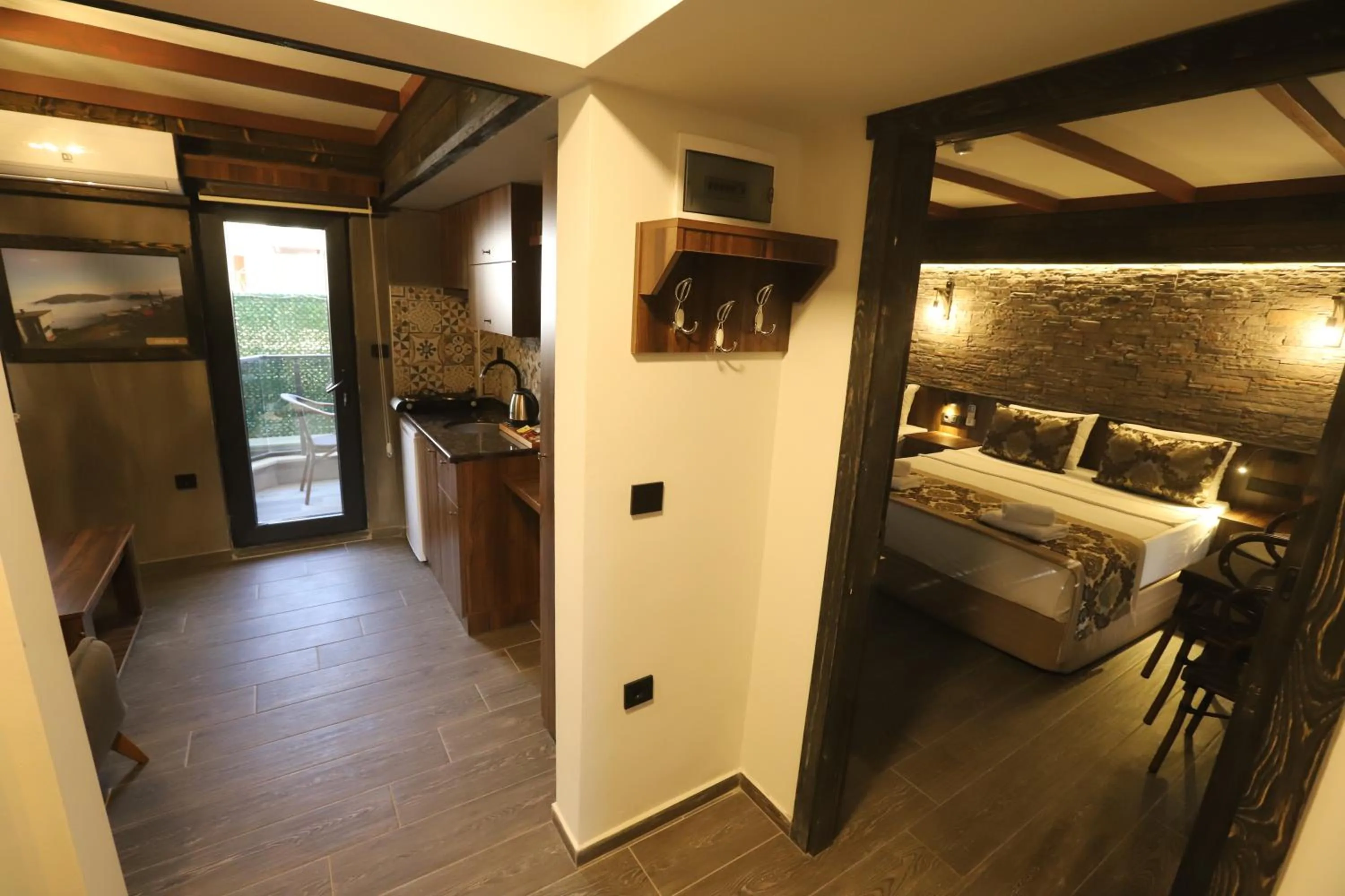 Bed in SARIGERME NEW GATE HOTEL