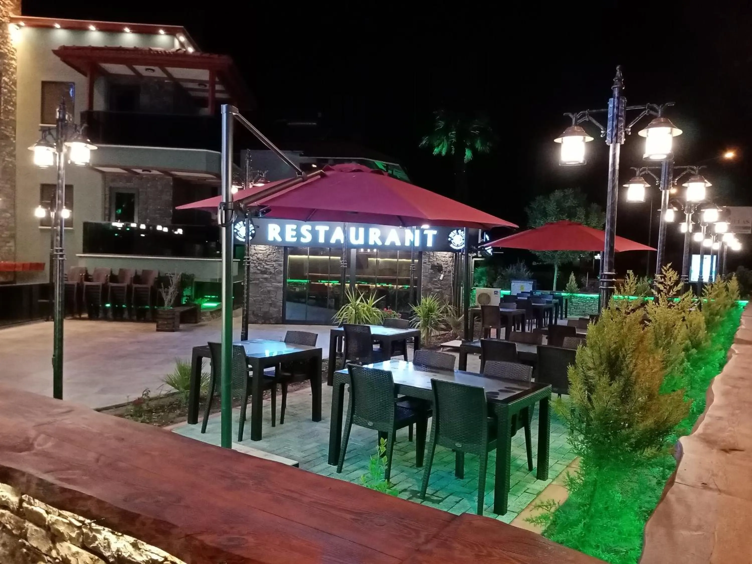 Food and drinks in SARIGERME NEW GATE HOTEL