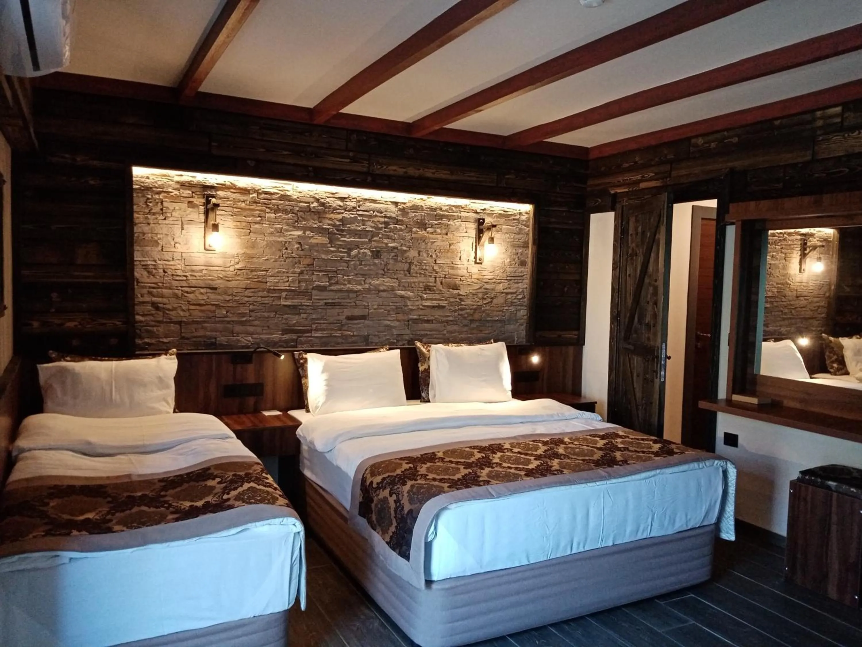 Bedroom, Bed in SARIGERME NEW GATE HOTEL