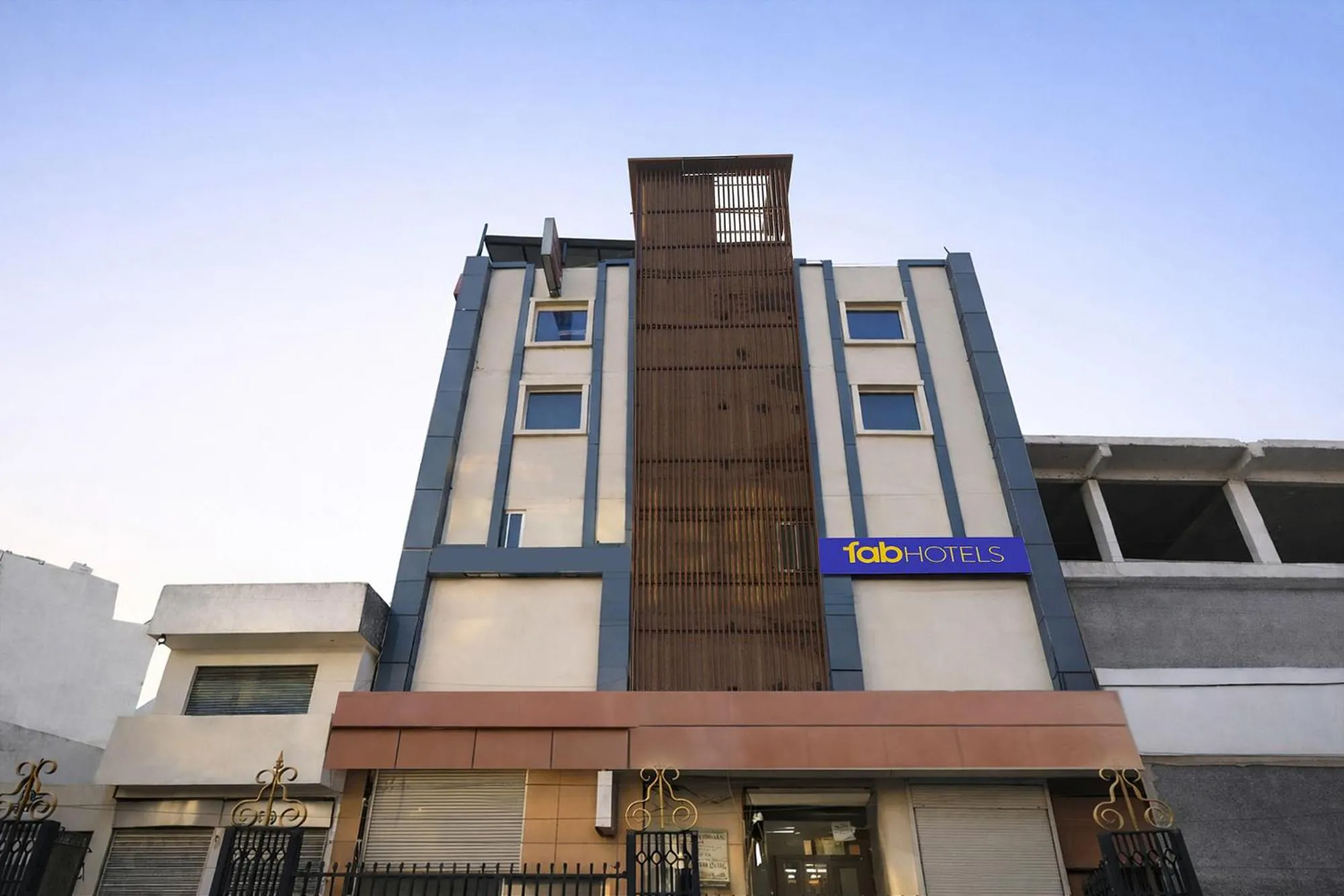 FabHotel Mahal