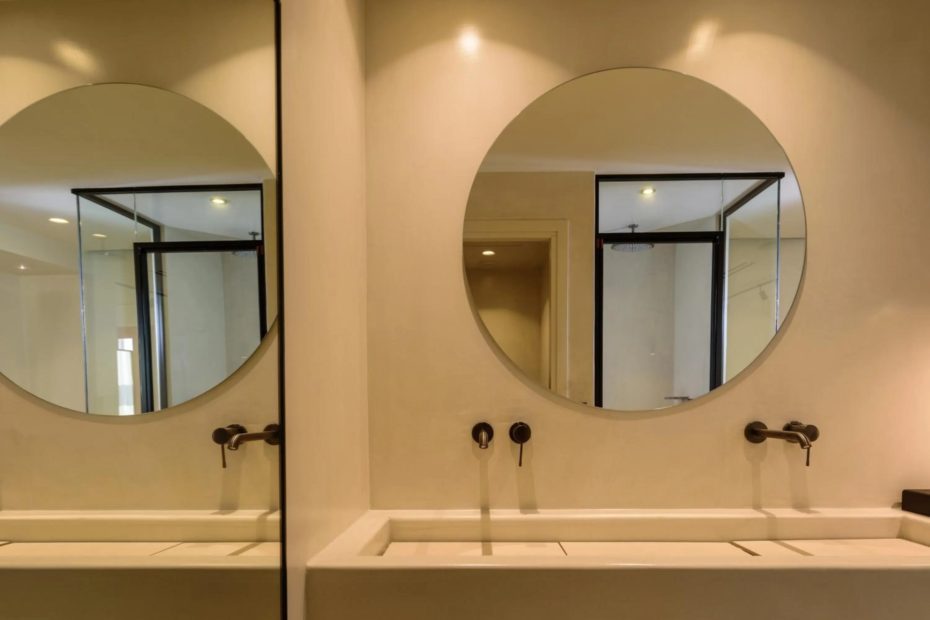 Shower in Potnia Theron Suites