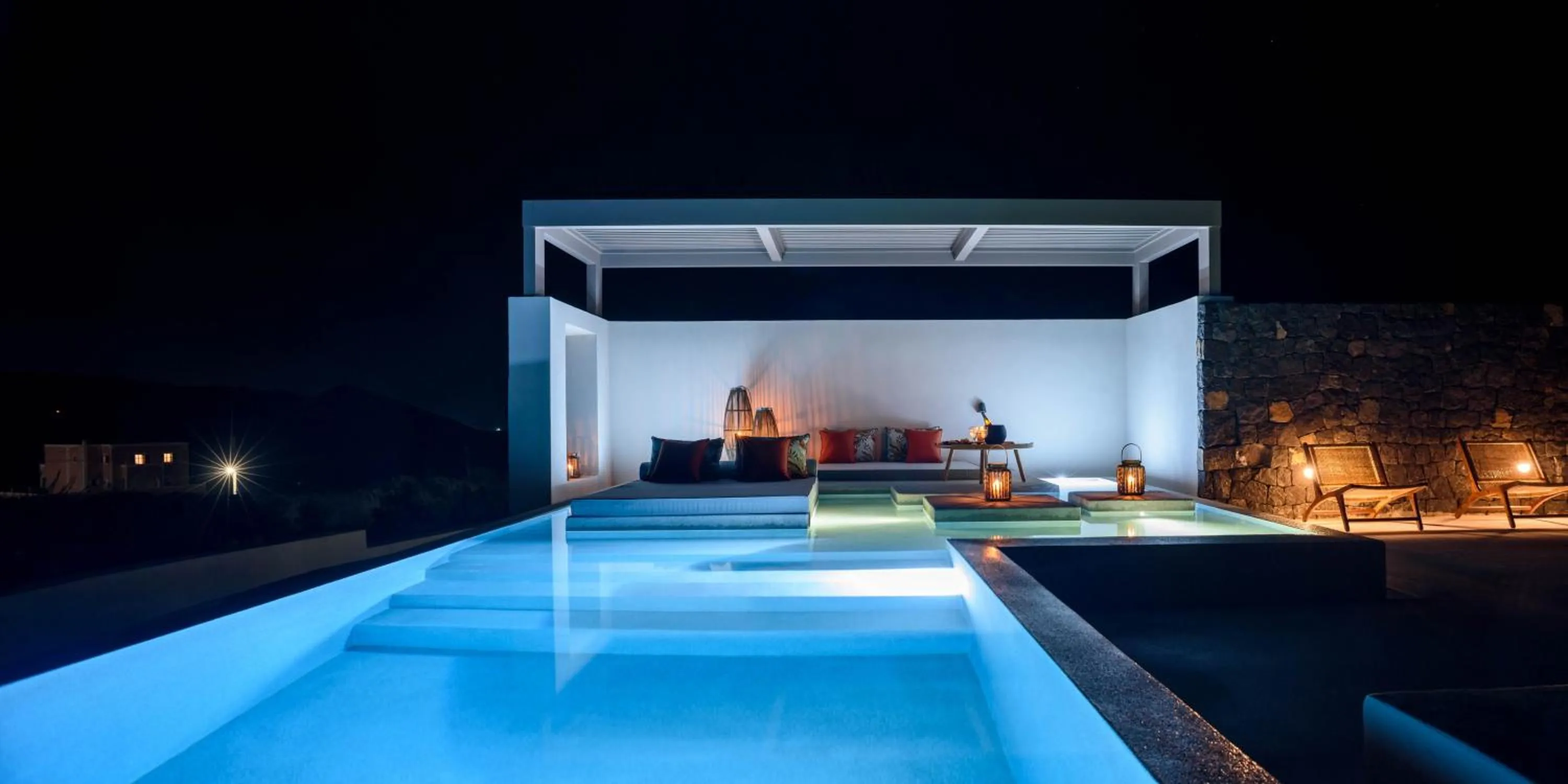 Property building in Potnia Theron Suites