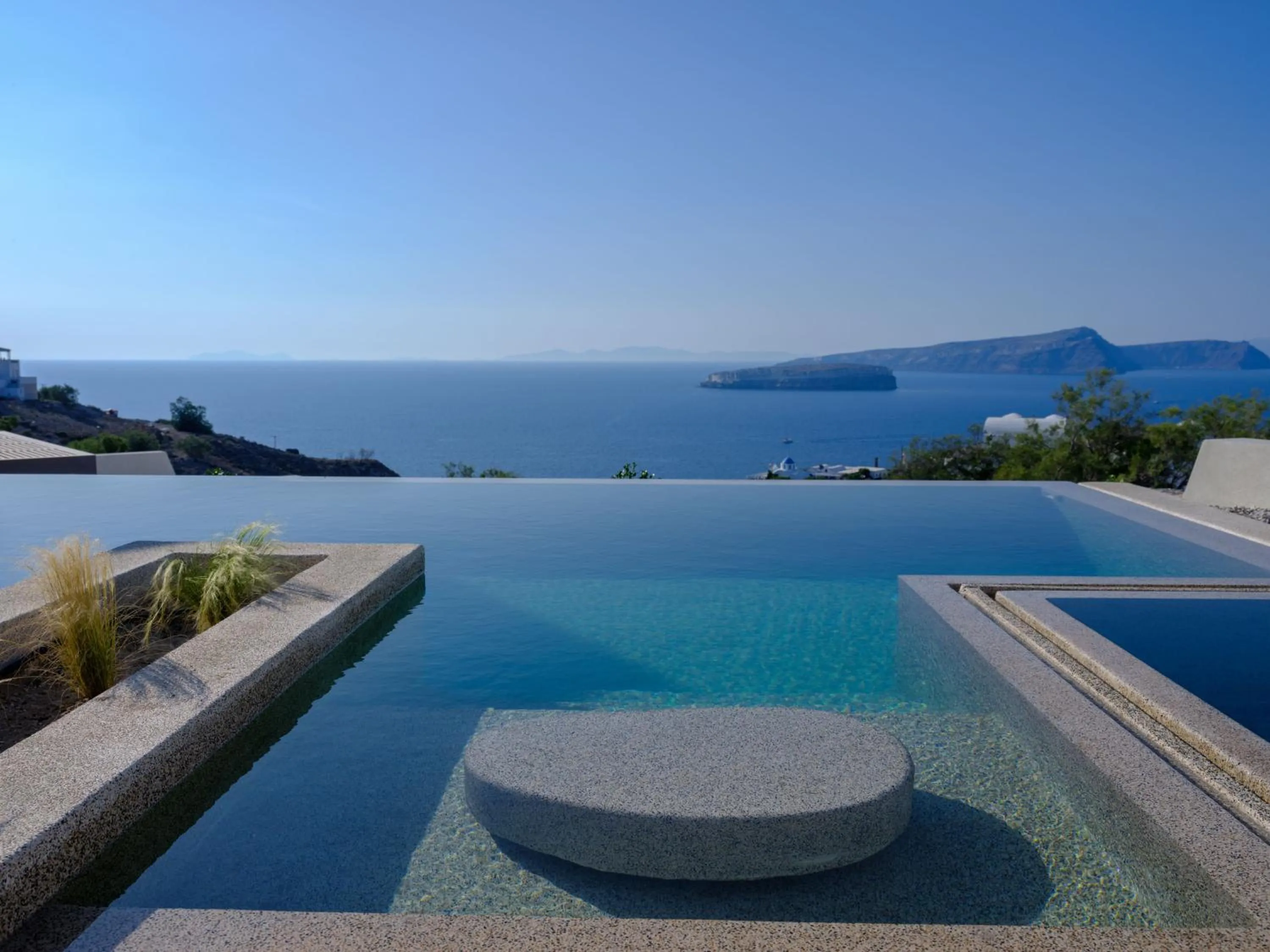 Day in Potnia Theron Suites