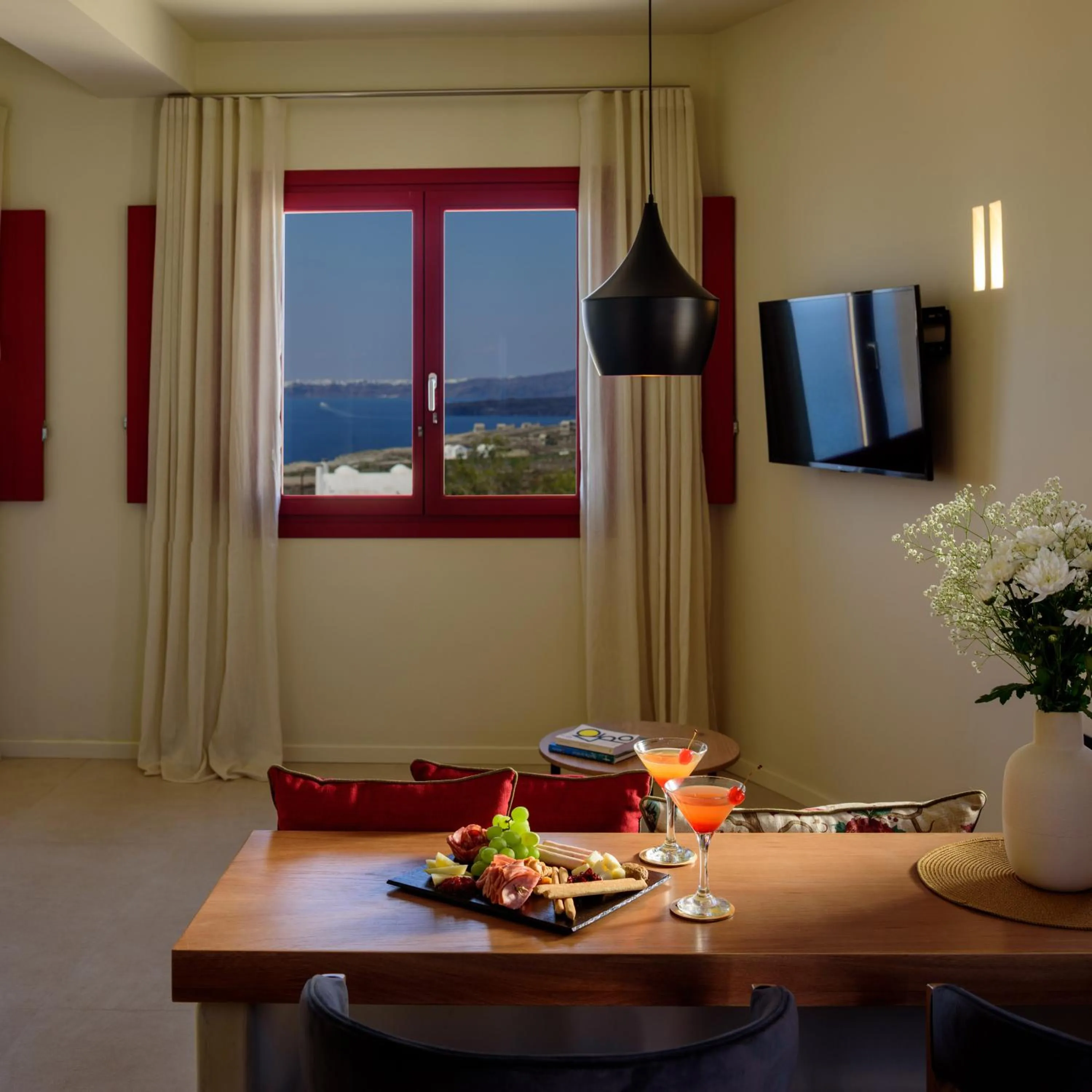 Food and drinks in Potnia Theron Suites