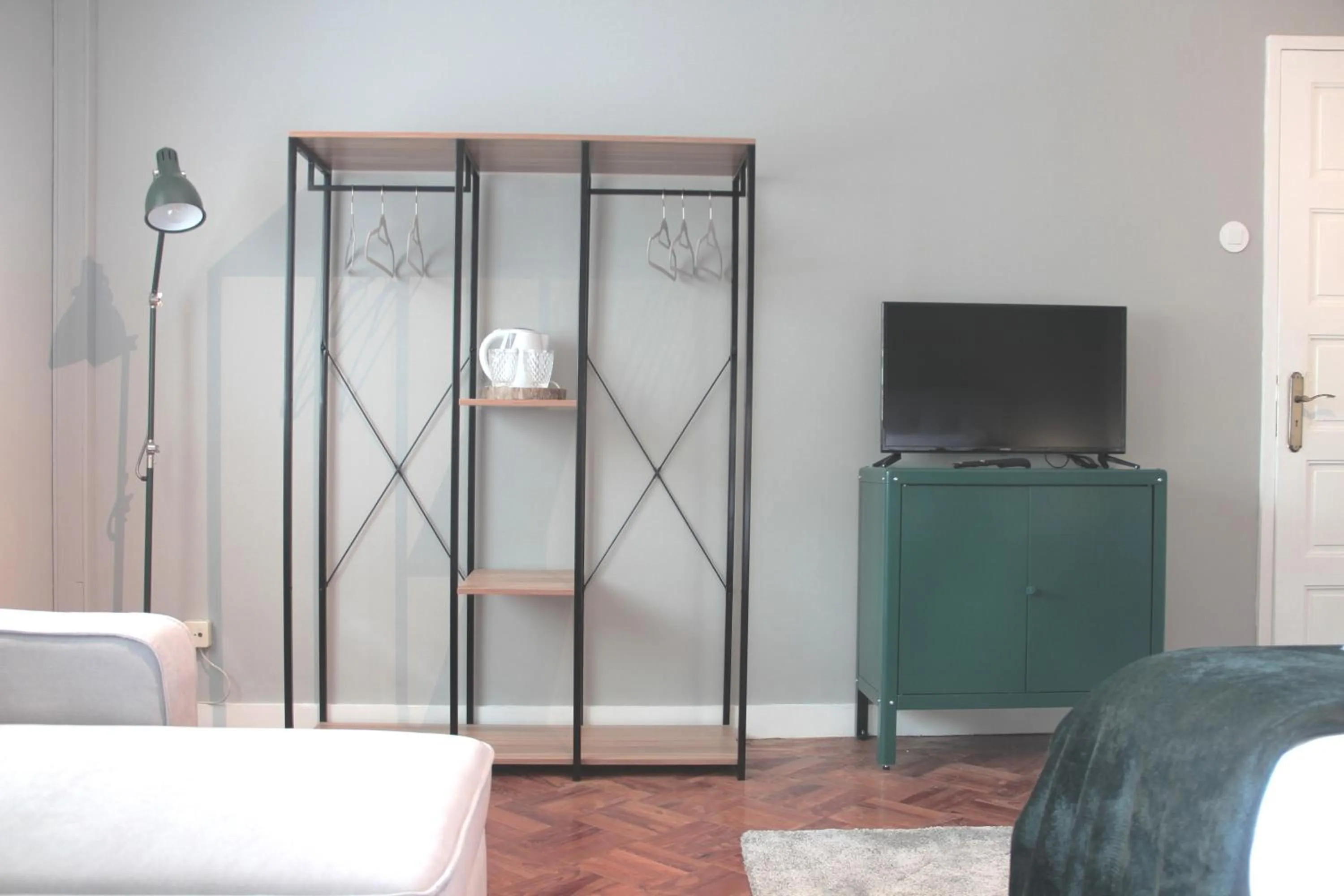 TV and multimedia in Genius Loci Guesthouse