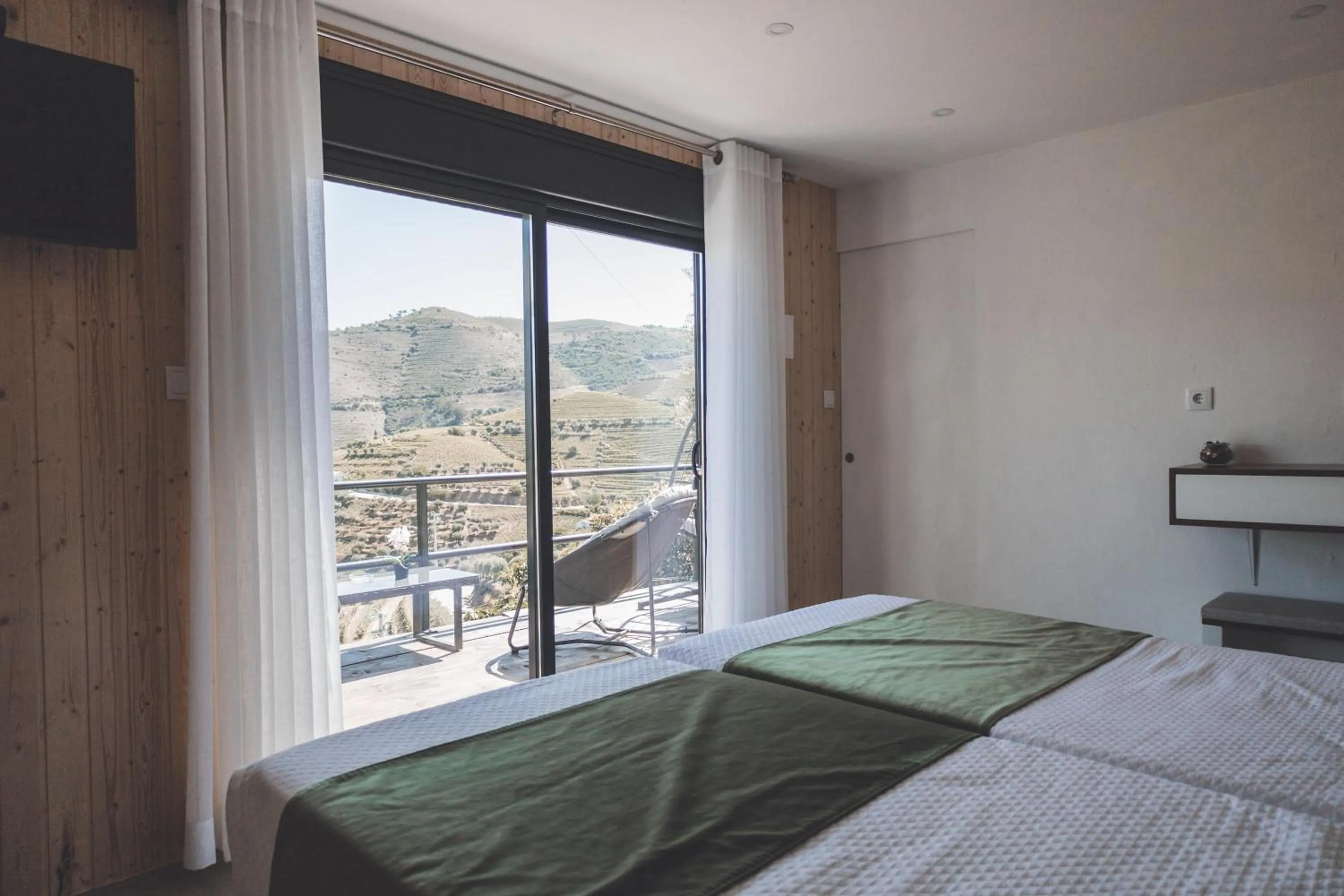 View (from property/room), Bed in Quinta da Portela Douro