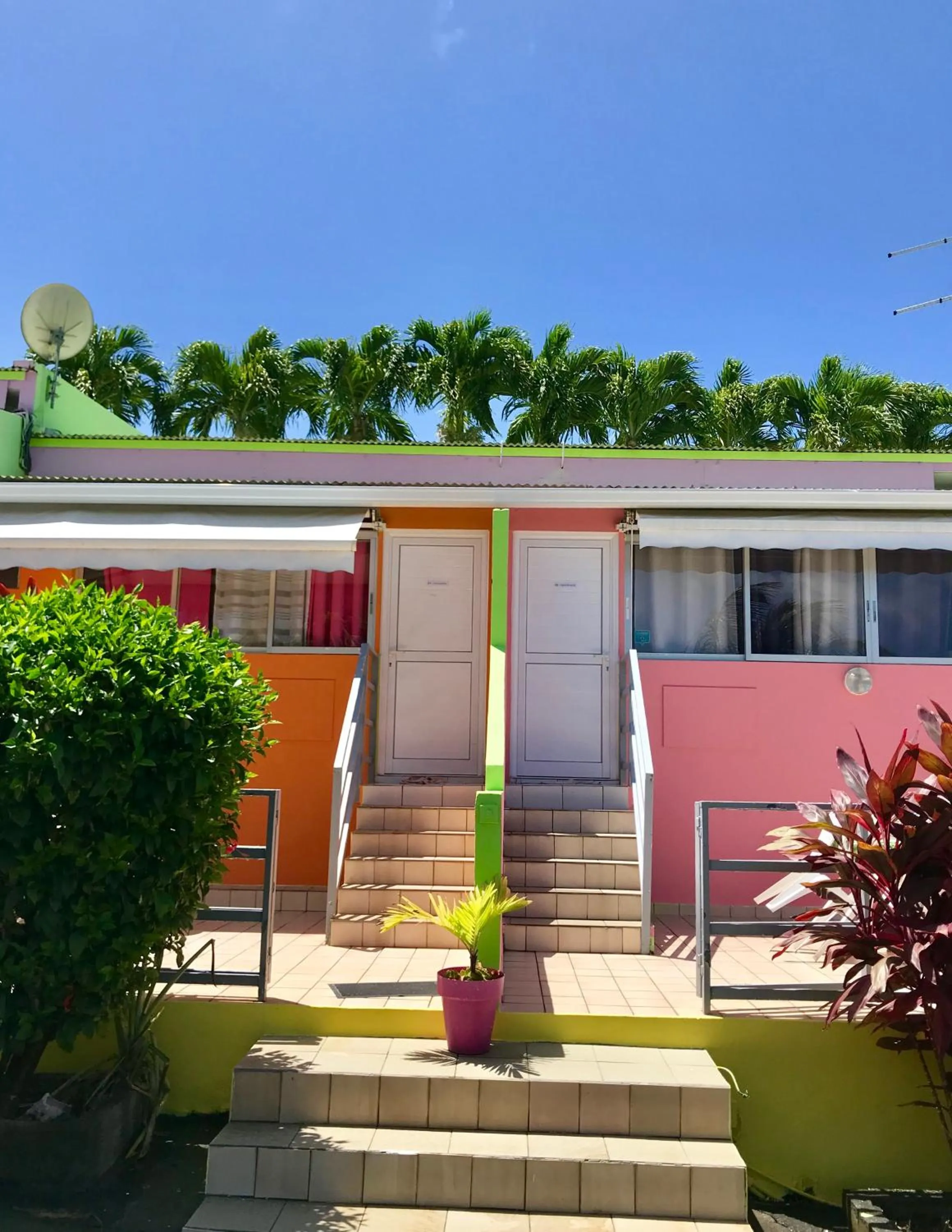 Facade/entrance in Résidence Paradis Tropical