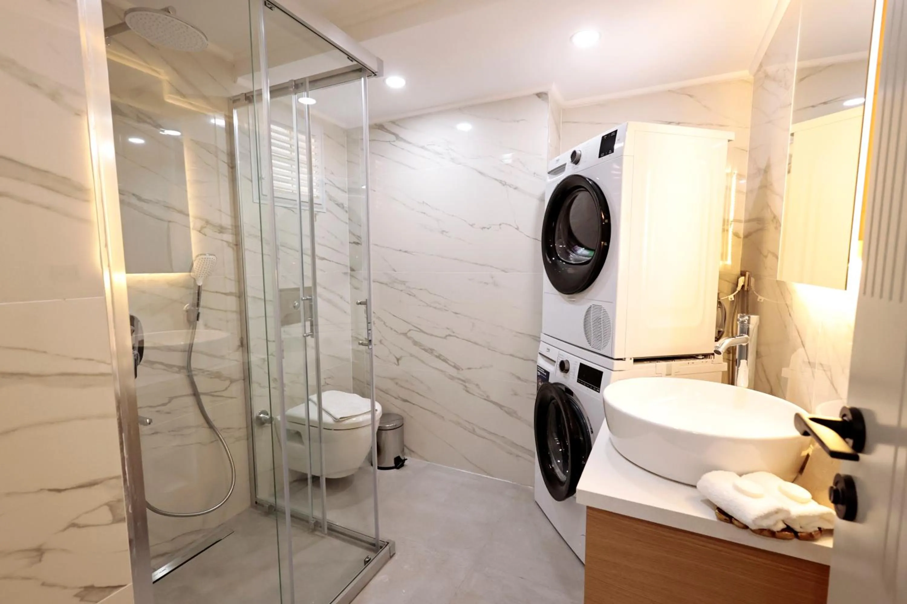 Bathroom in mustang suite hotel