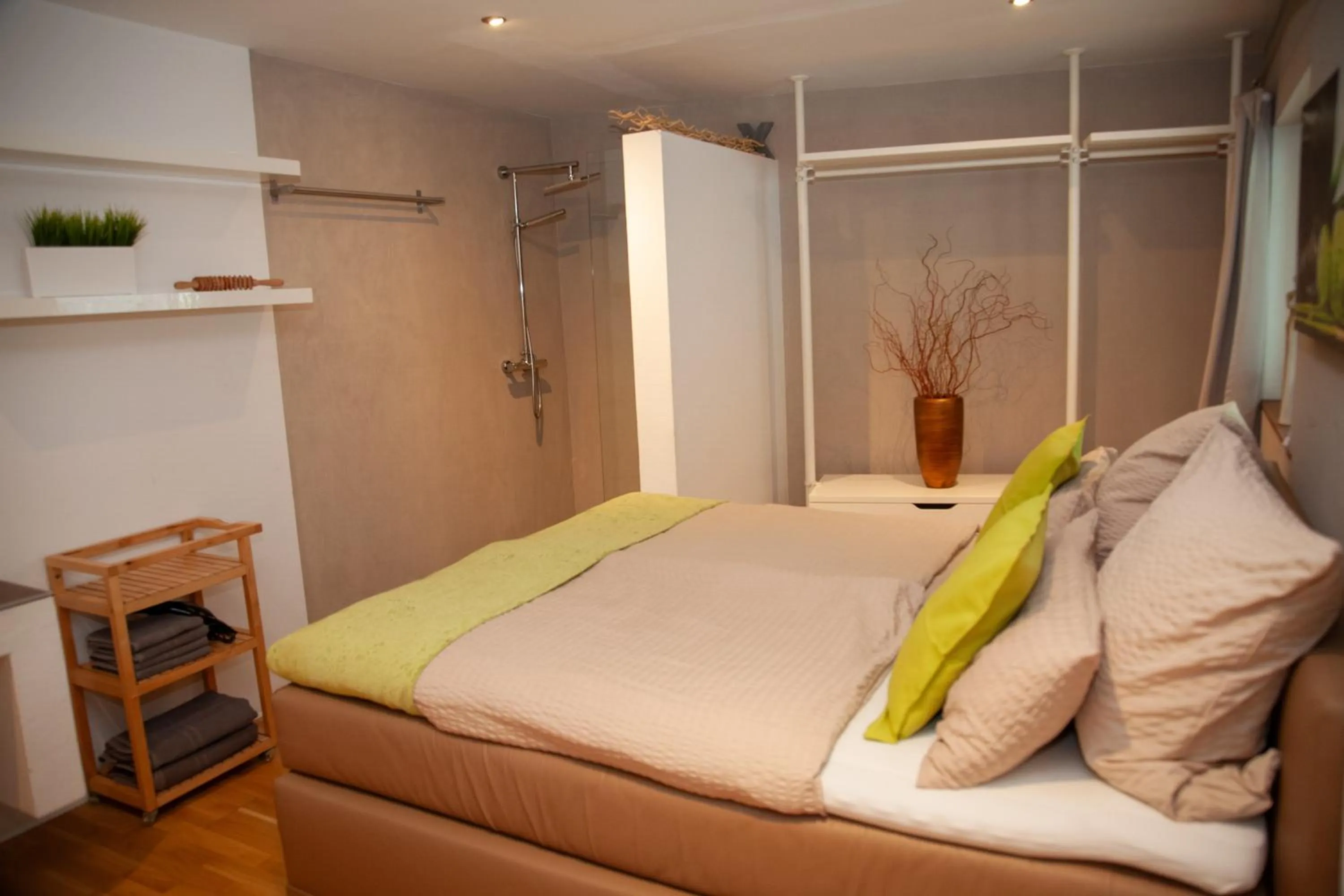 Bed in WohnRaum Gäste- & Boardinghaus