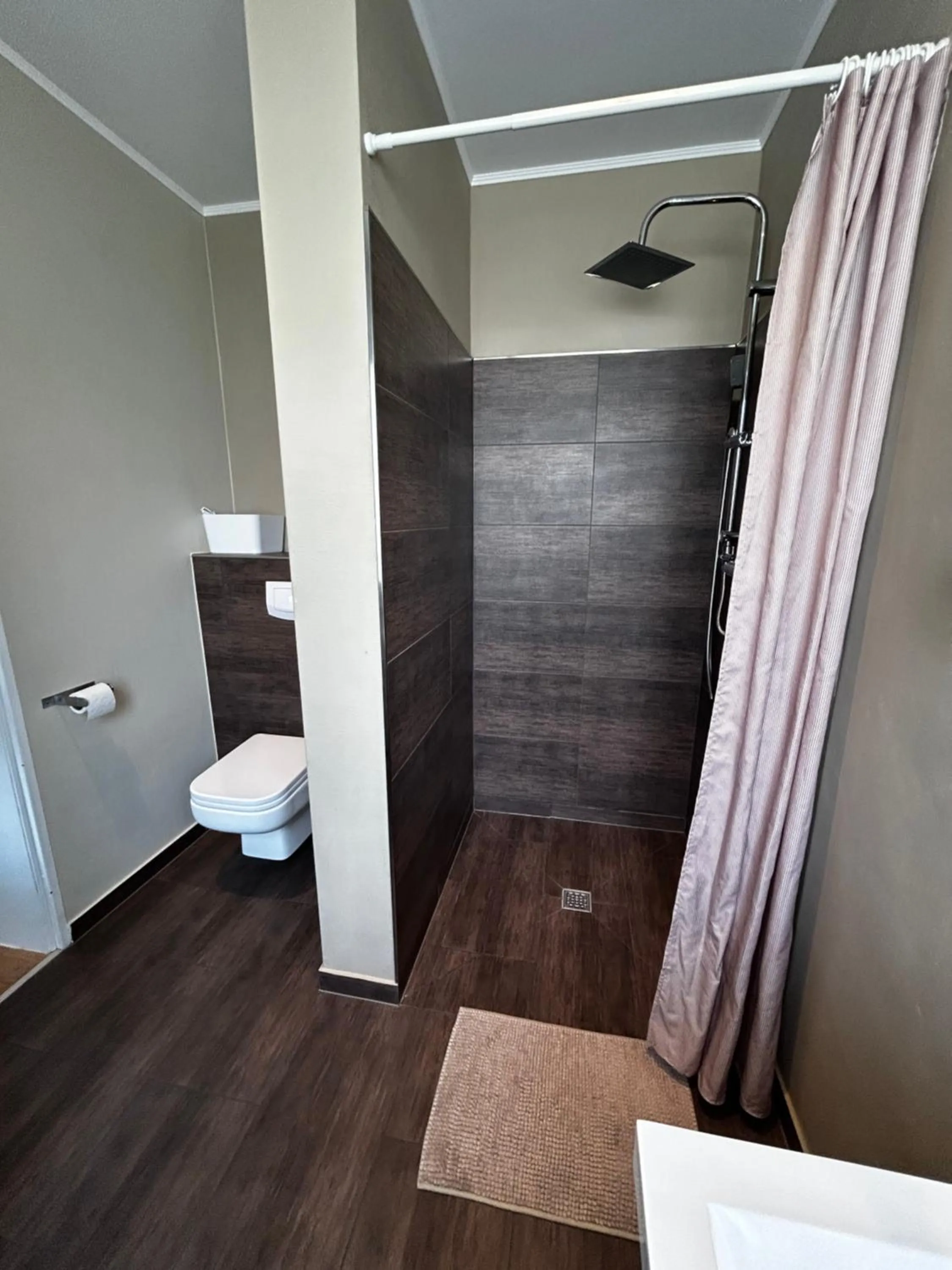 Shower, Bed in WohnRaum Gäste- & Boardinghaus