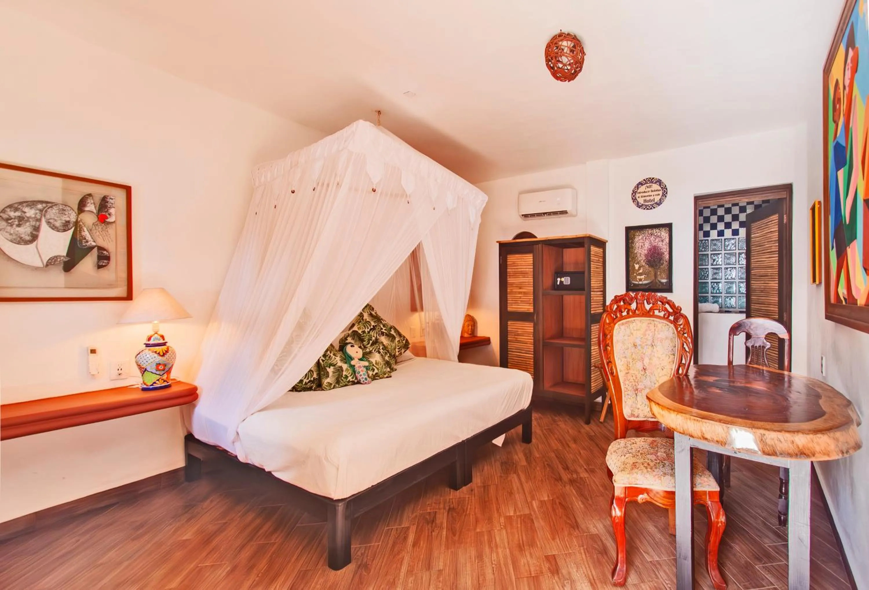 Photo of the whole room, Bed in Posada Buda-Tortuga