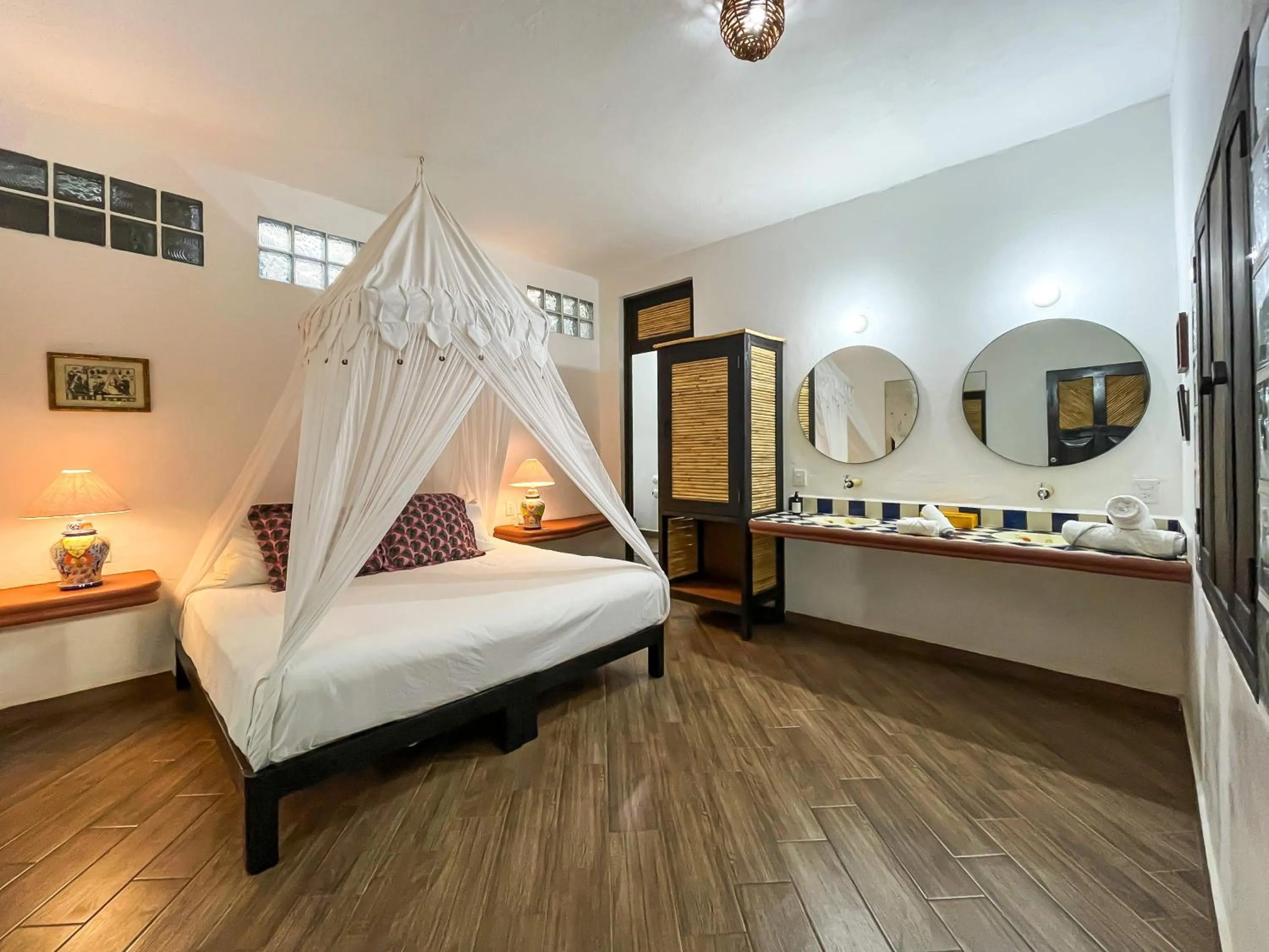 Photo of the whole room, Bed in Posada Buda-Tortuga