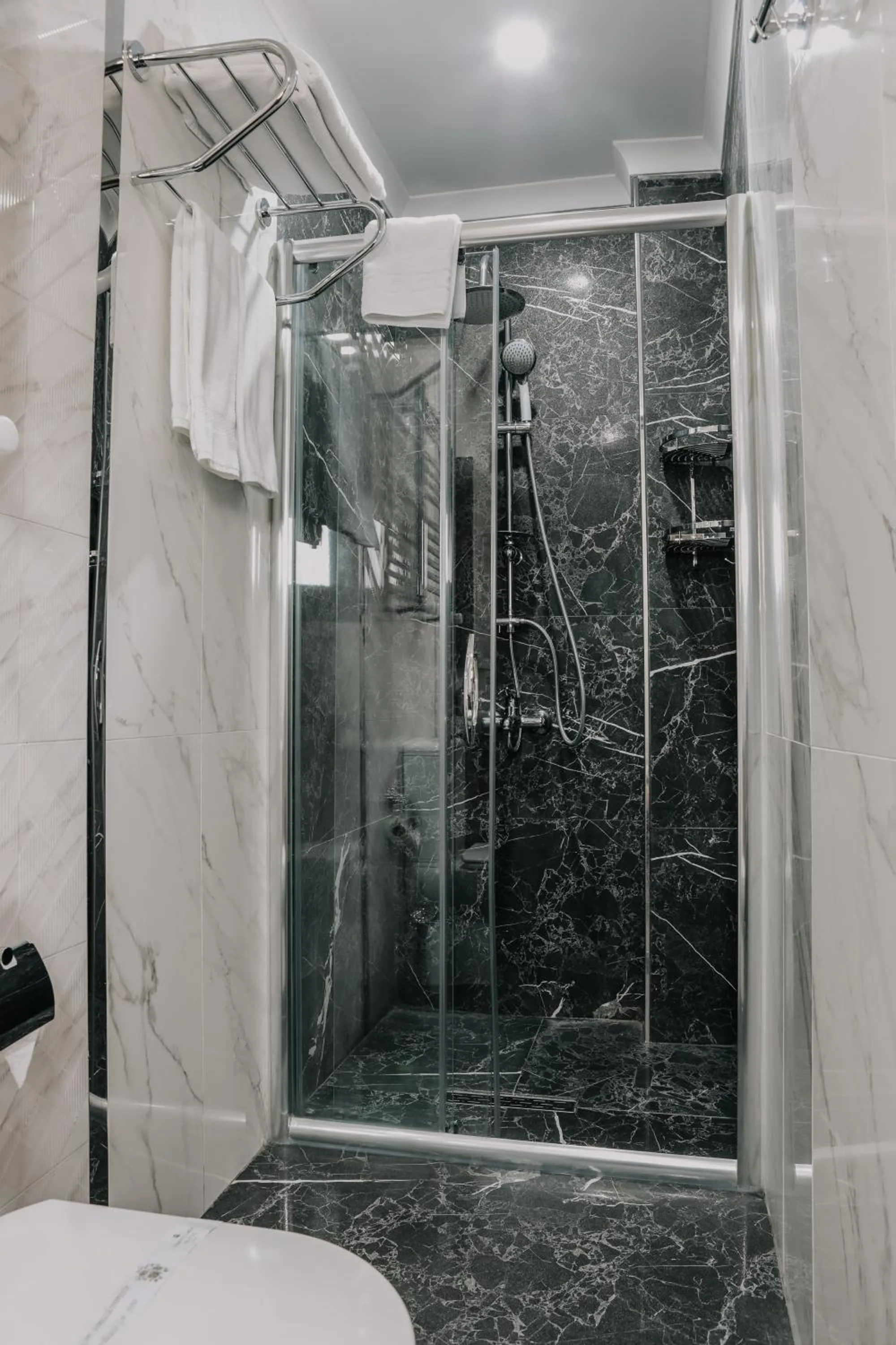 Otel Grand Lark İstanbul