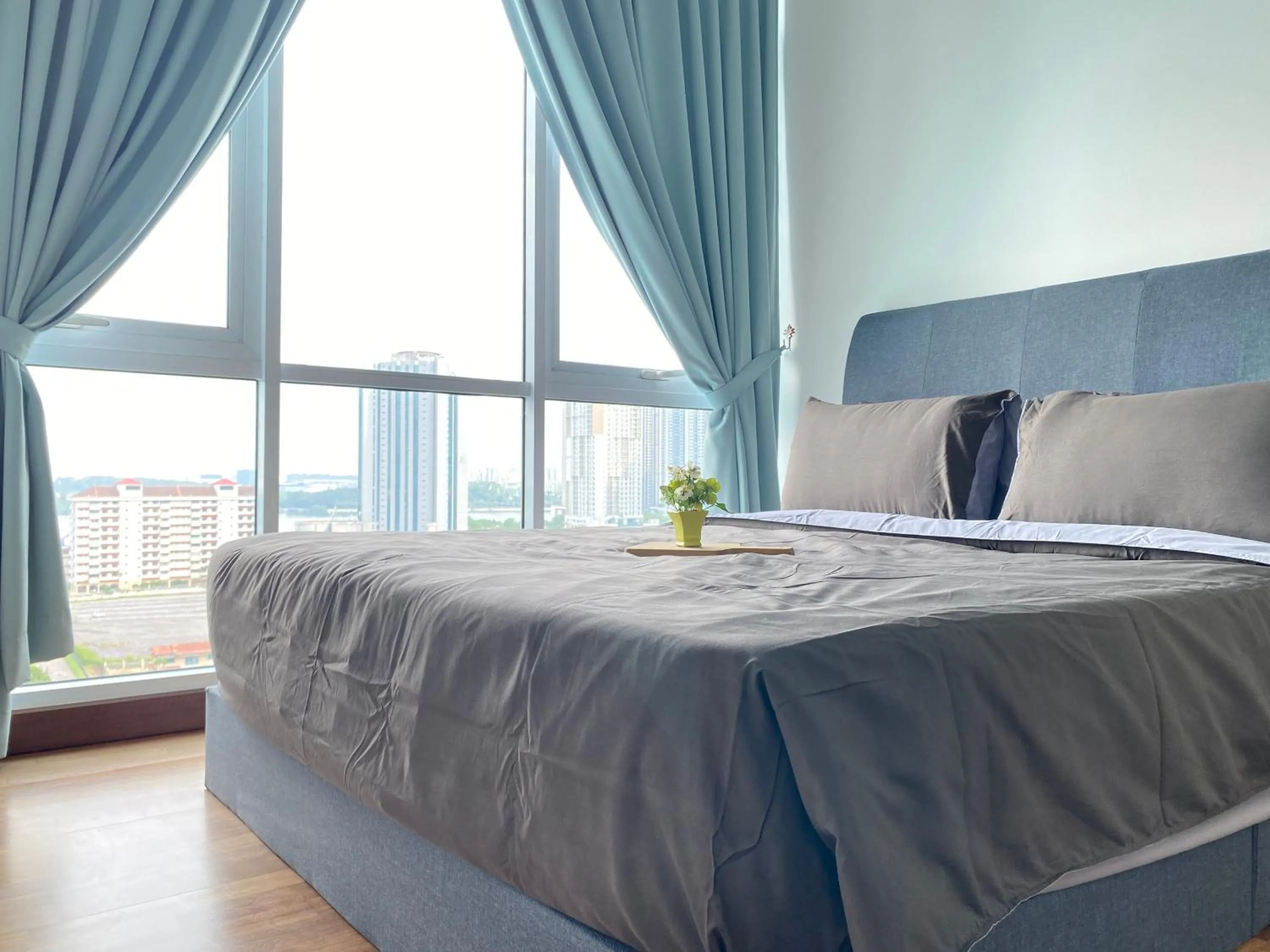 Bed in Paragon Suite Homestay by Antlerzone