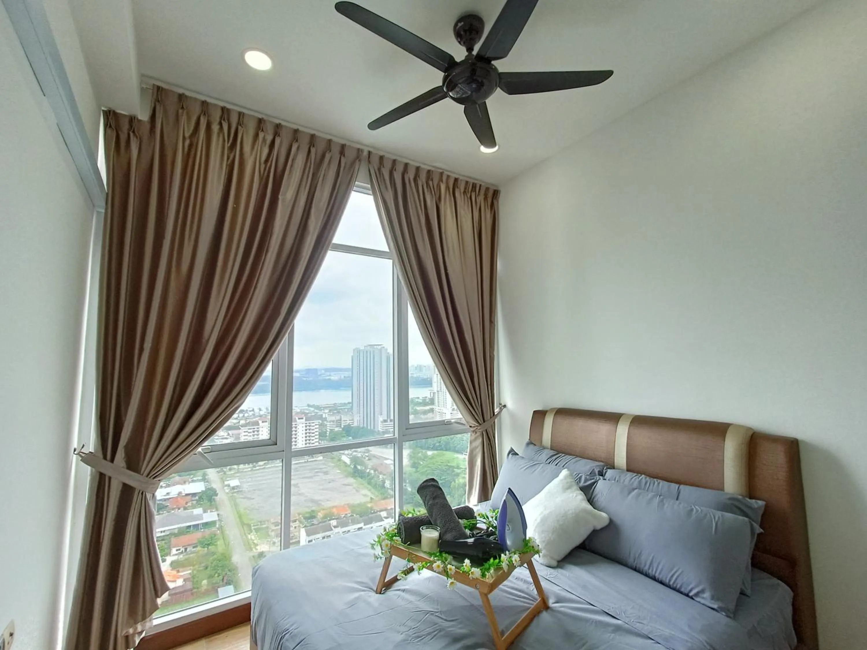 Bed in Paragon Suite Homestay by Antlerzone