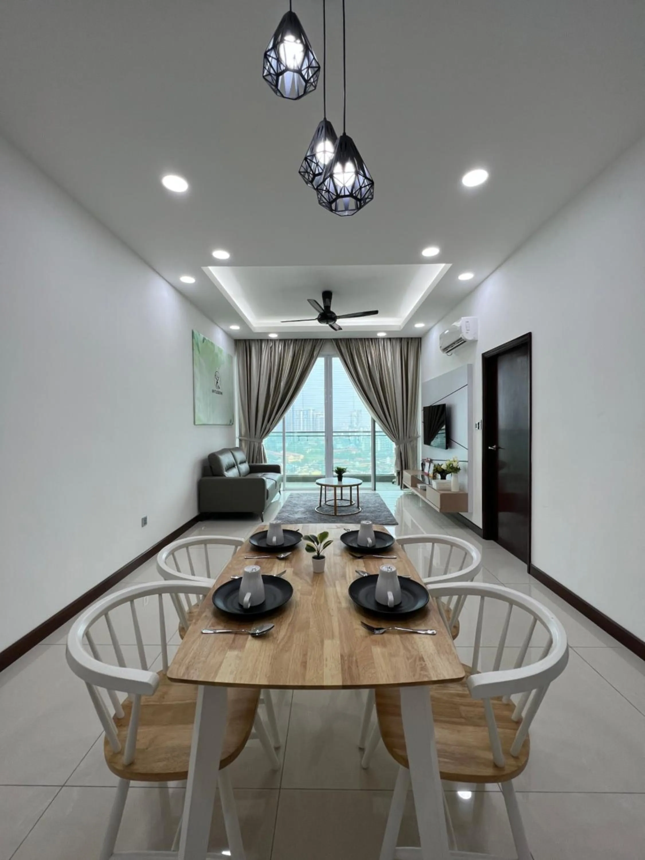 Living room in Paragon Suite Homestay by Antlerzone