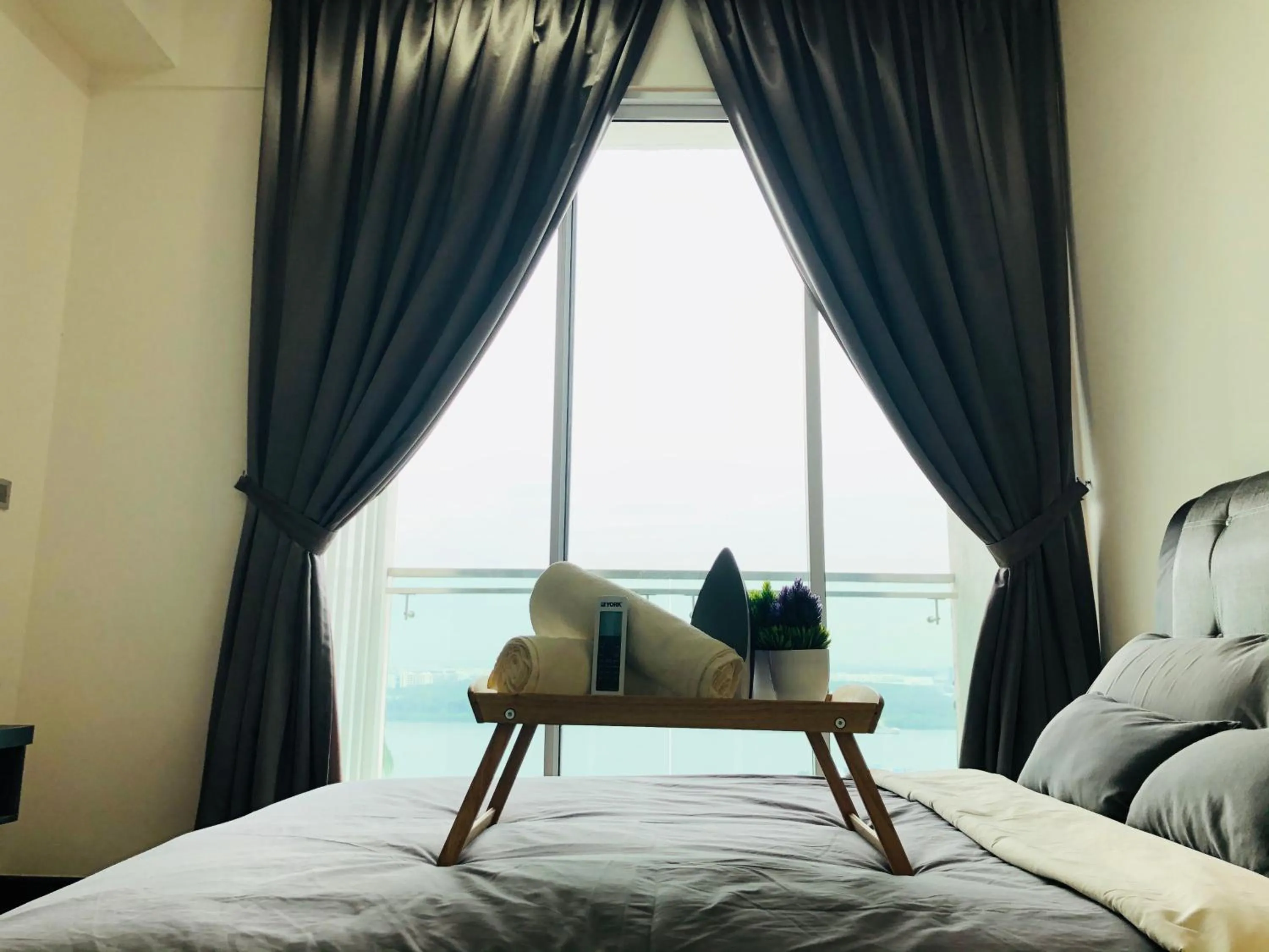 Bed in Paragon Suite Homestay by Antlerzone