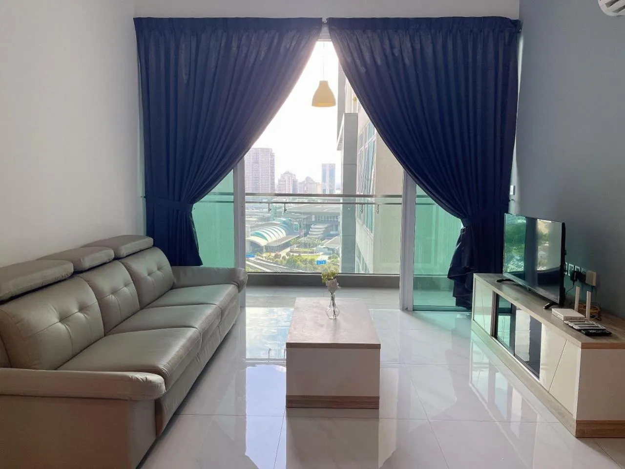 Living room in Paragon Suite Homestay by Antlerzone