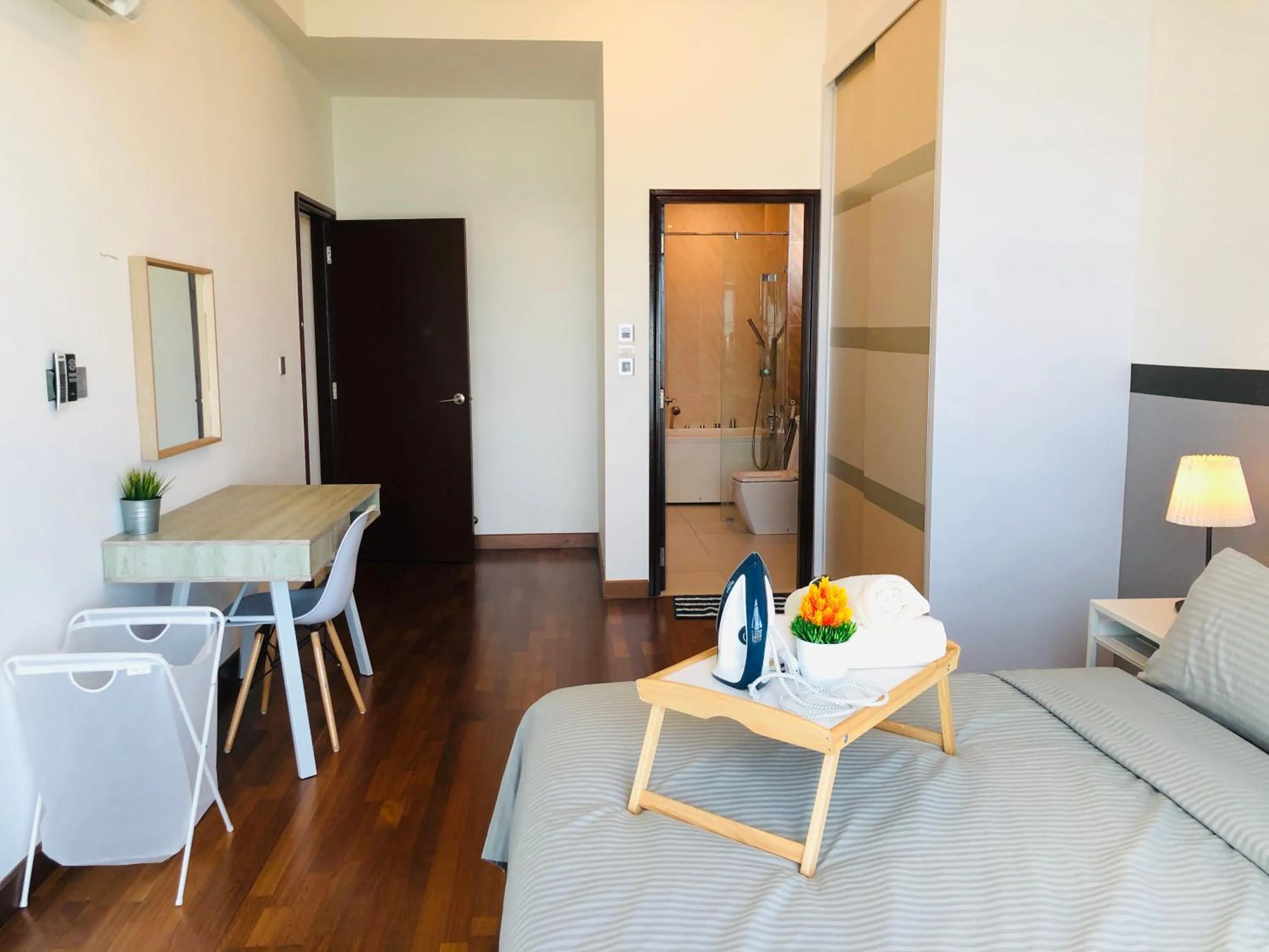 Bedroom in Paragon Suite Homestay by Antlerzone