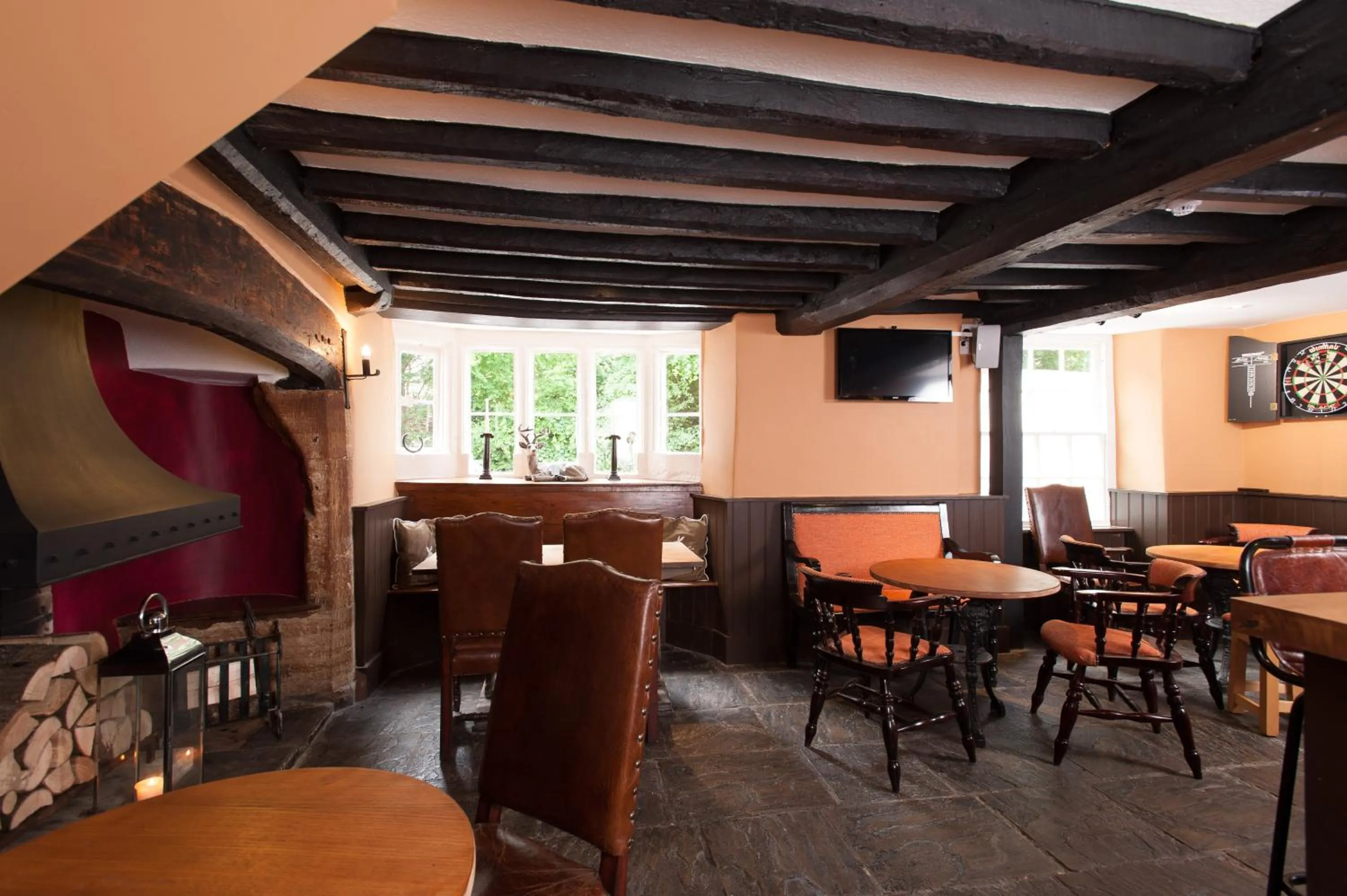 Darts in The Wychwood Inn