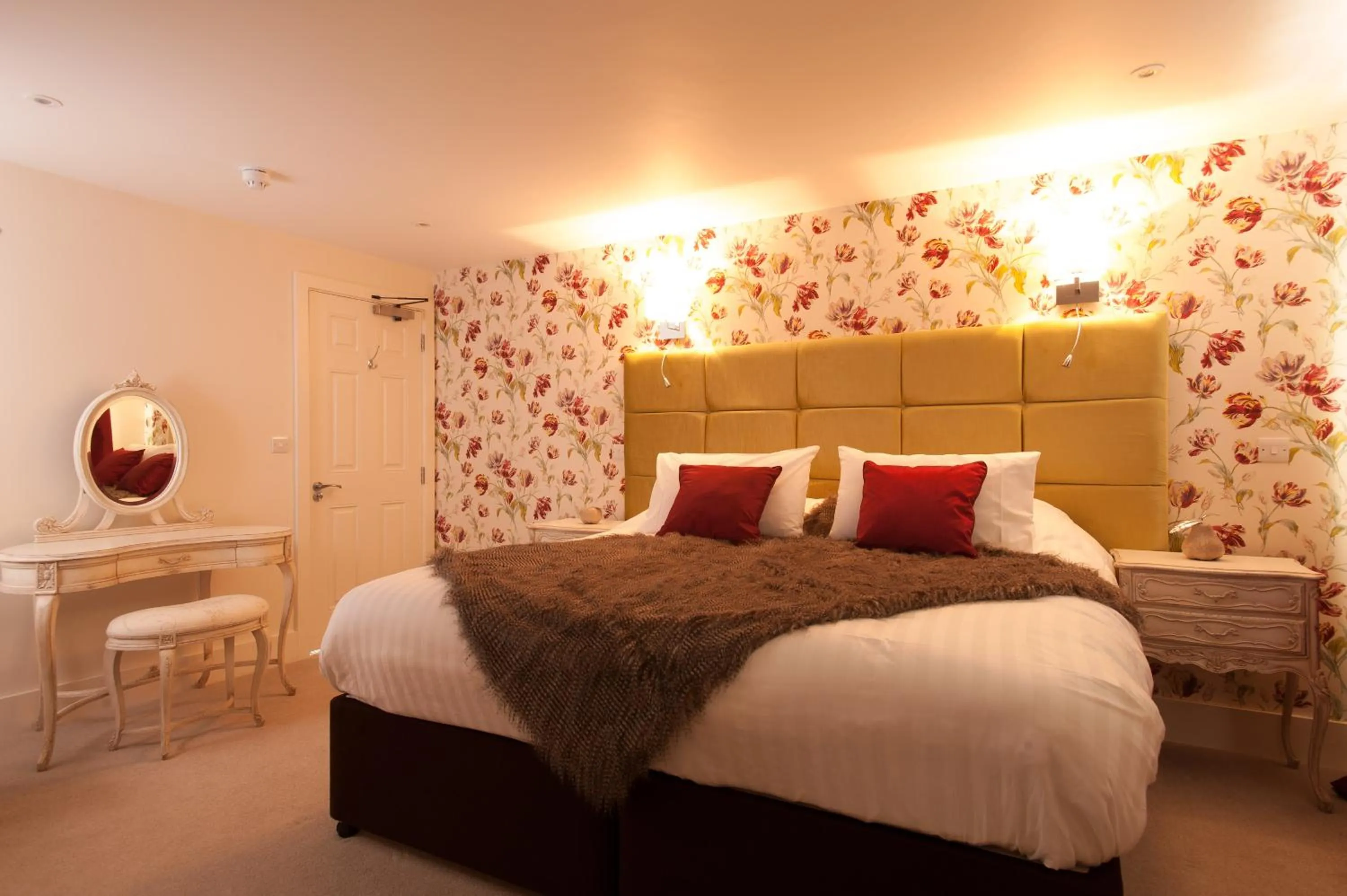 Bed in The Wychwood Inn