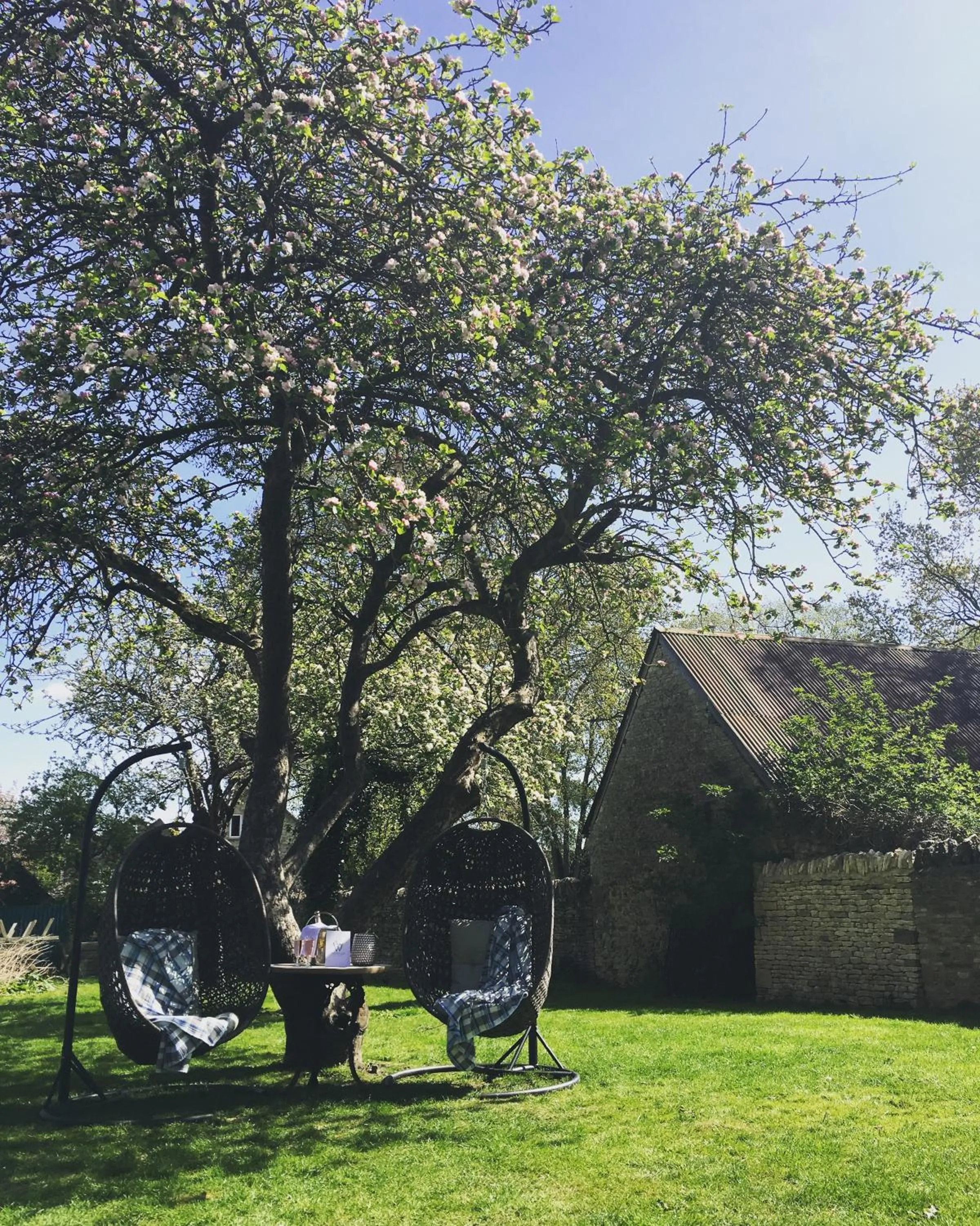 Garden view in The Wychwood Inn