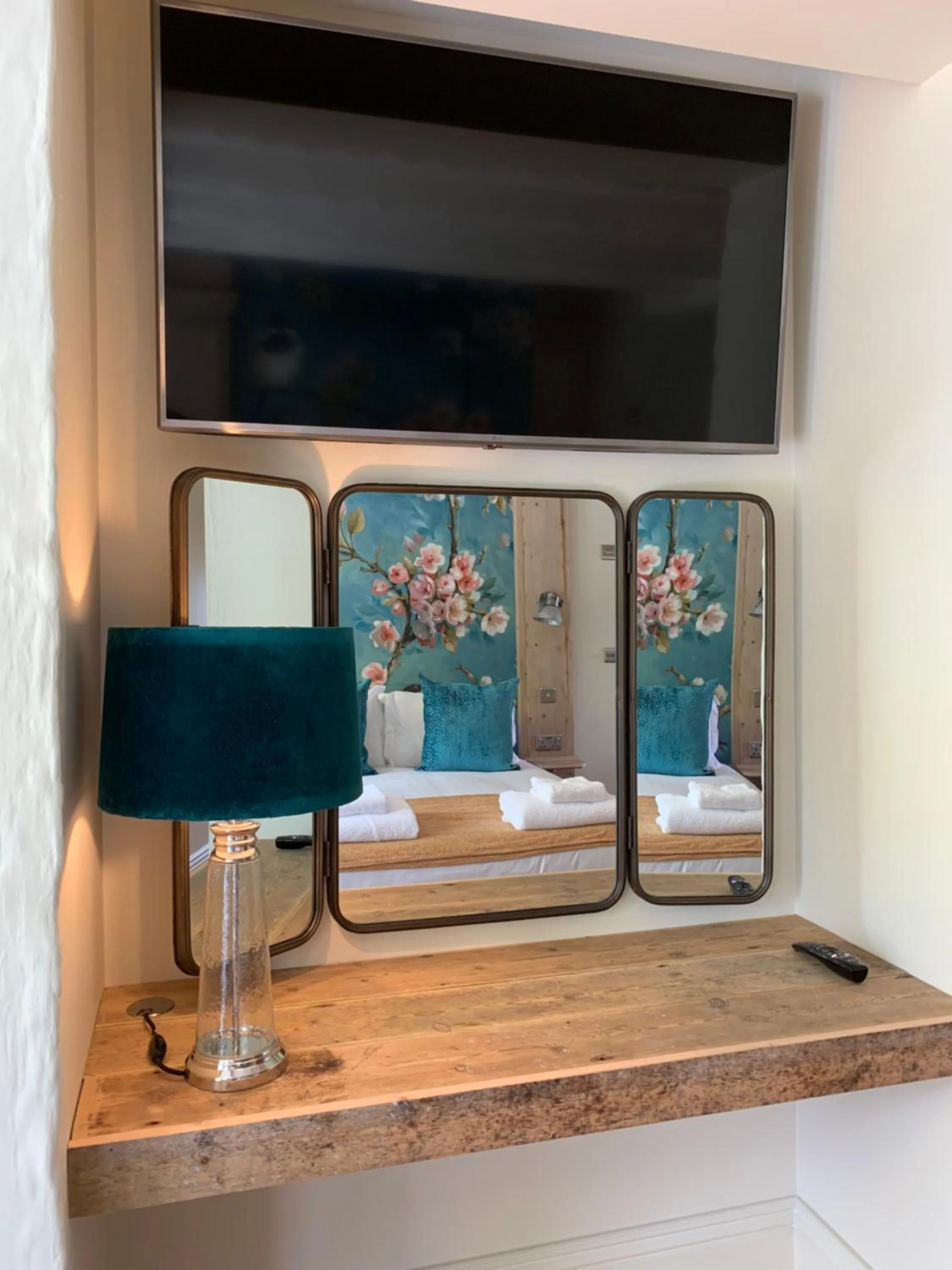 TV and multimedia in Bradleigh Lodge