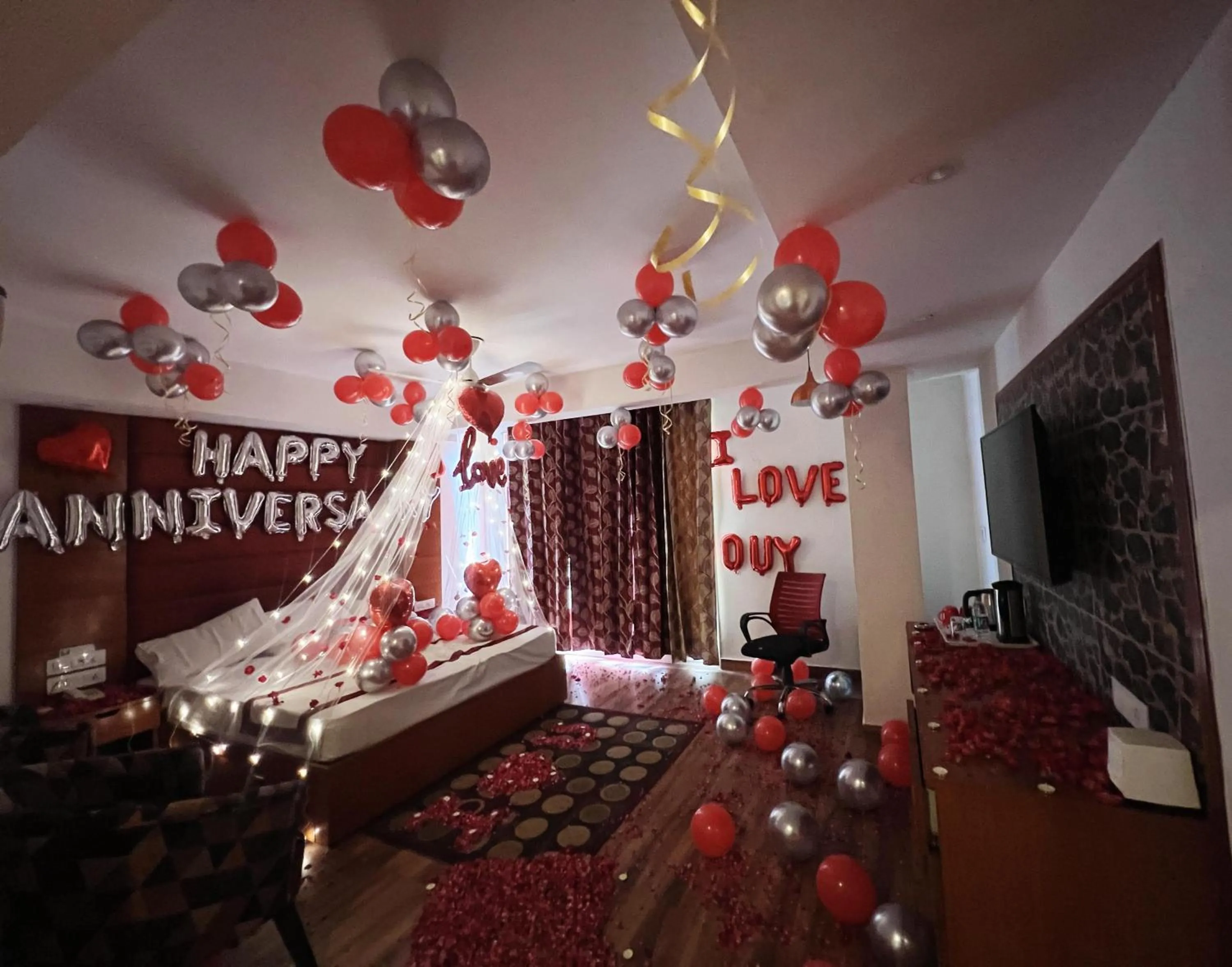 Bedroom in The Angel Hotel & Suites near Medanta