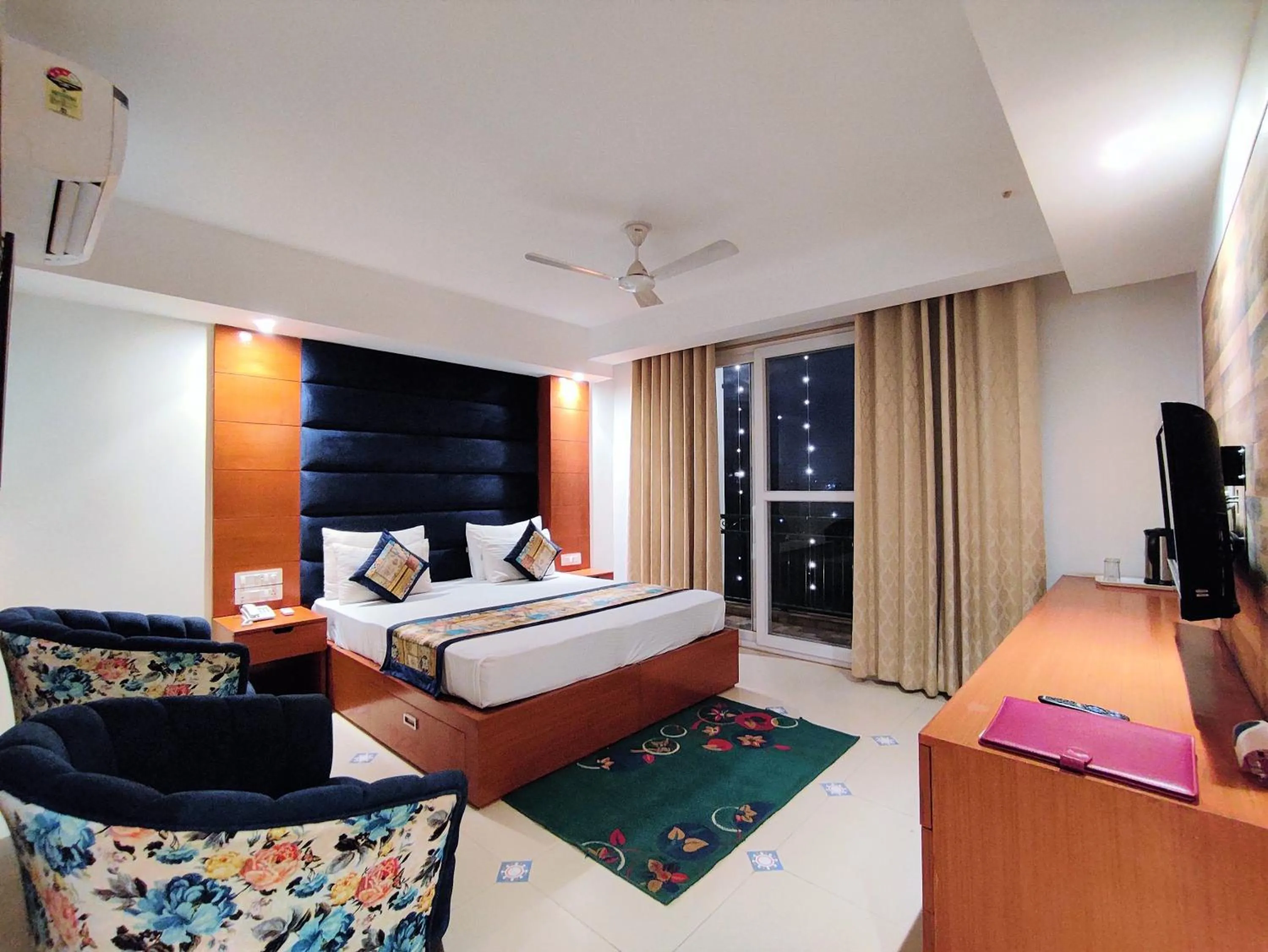 Photo of the whole room, Bed in The Angel Hotel & Suites near Medanta