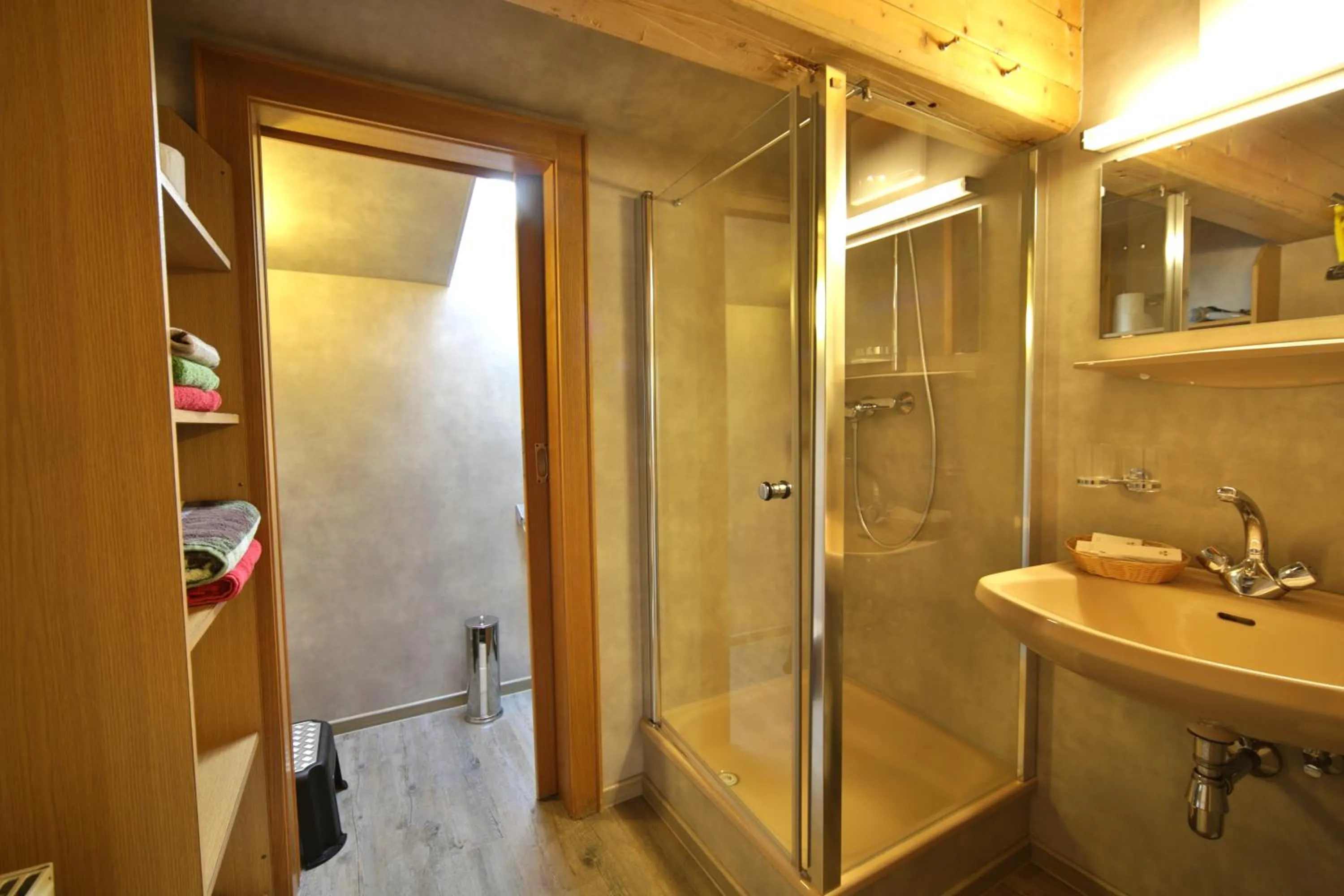 Shower in Frühstückspension Jagdhof