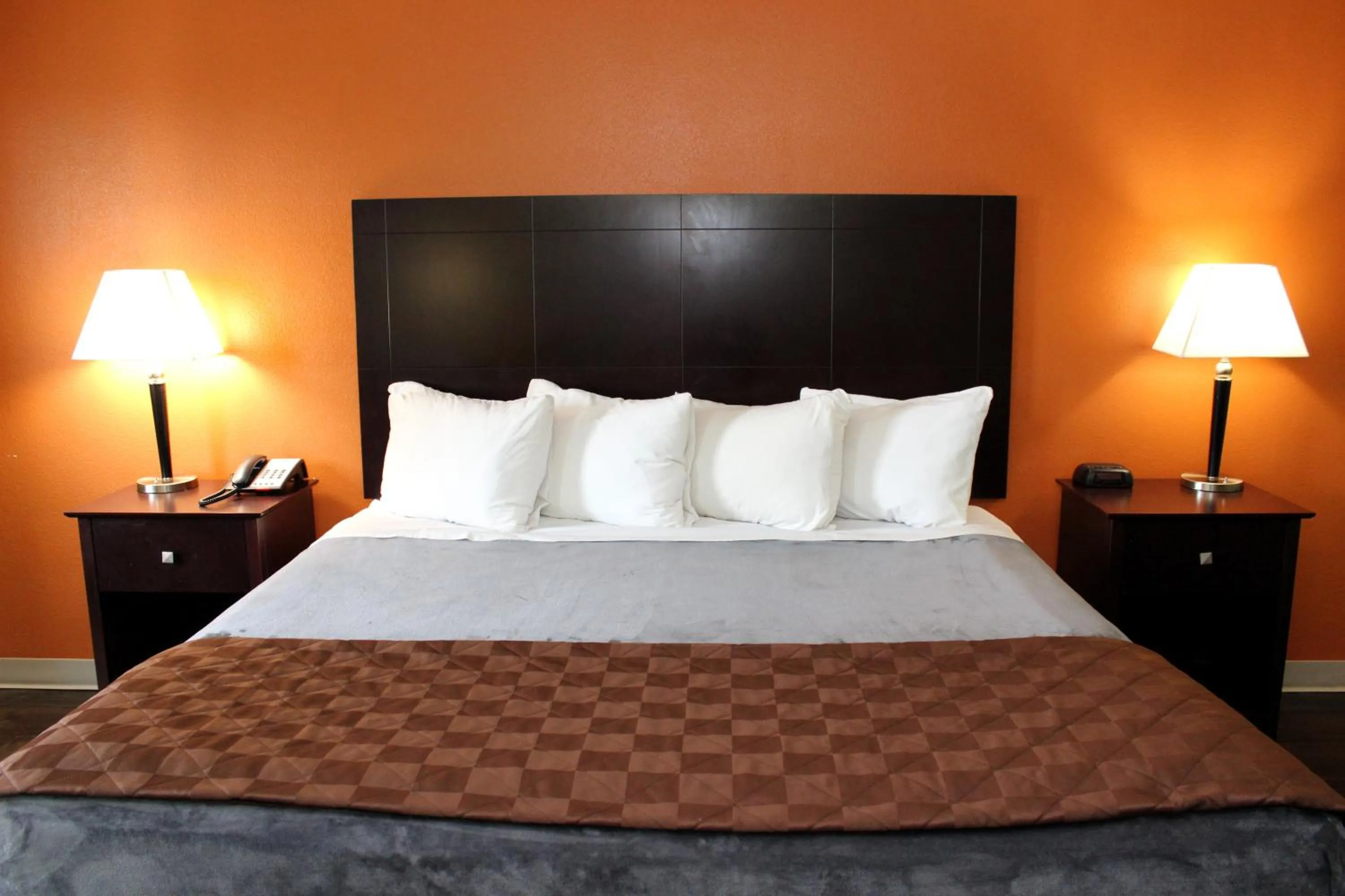 Bed in Scottish Inns Killeen near Fort Cavazos