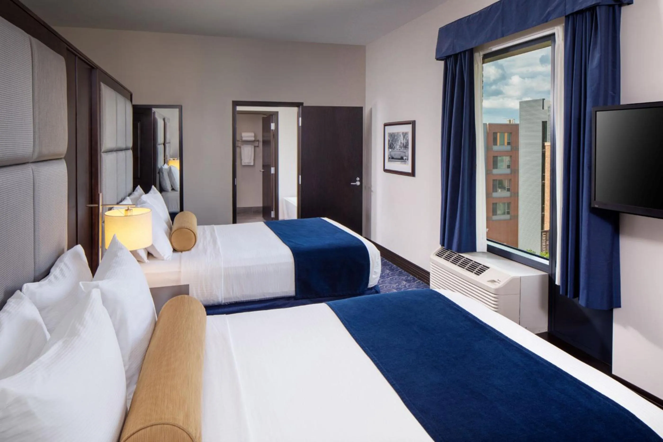 Photo of the whole room, Bed in Kent State University Hotel and Conference Center