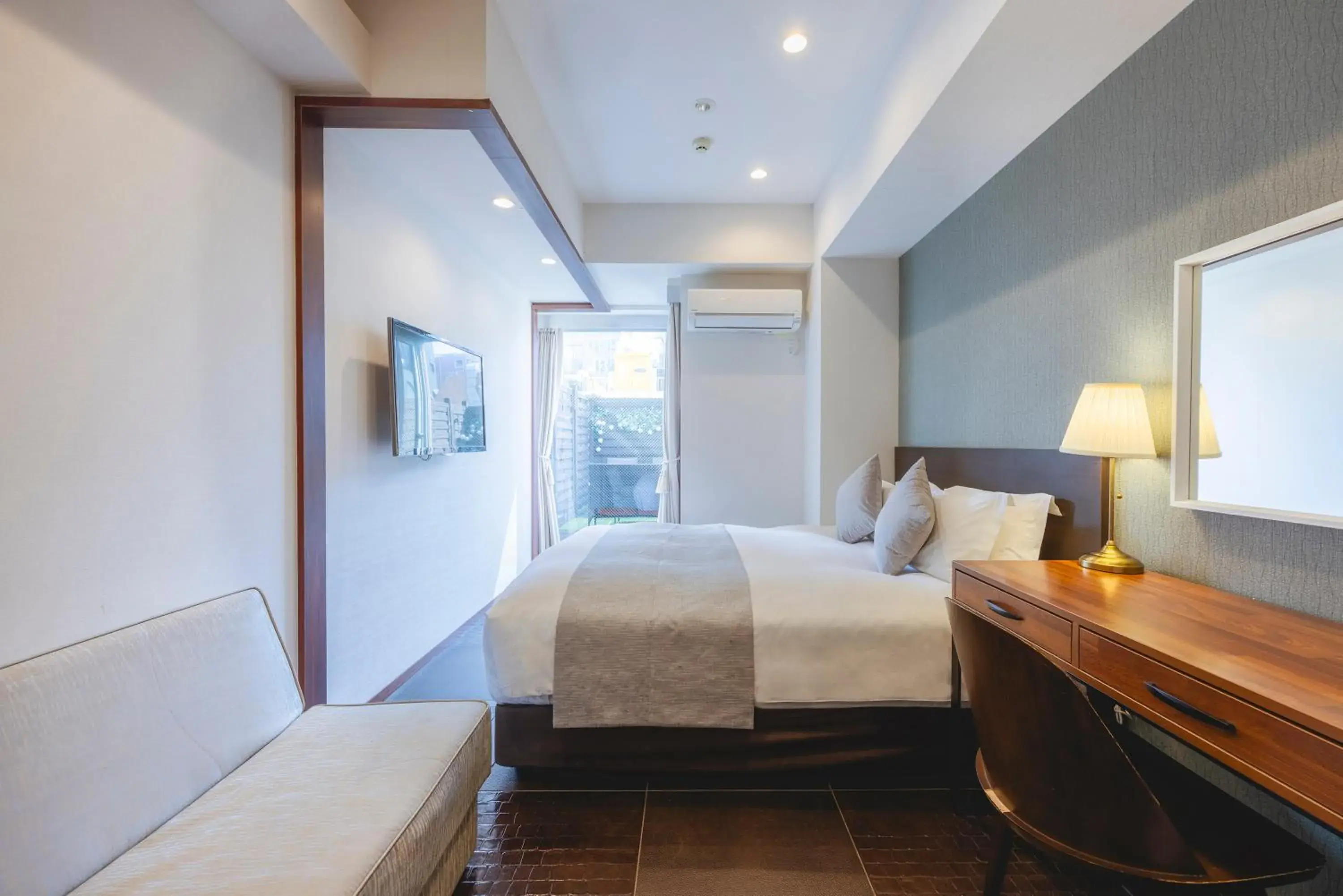 Superior Queen Room with Balcony - single occupancy - Non-Smoking in Centurion Hotel Residential Akasaka Station Superior Queen Room with Balcony - single occupancy - Non-Smoking in Centurion Hotel Residential Akasaka Station