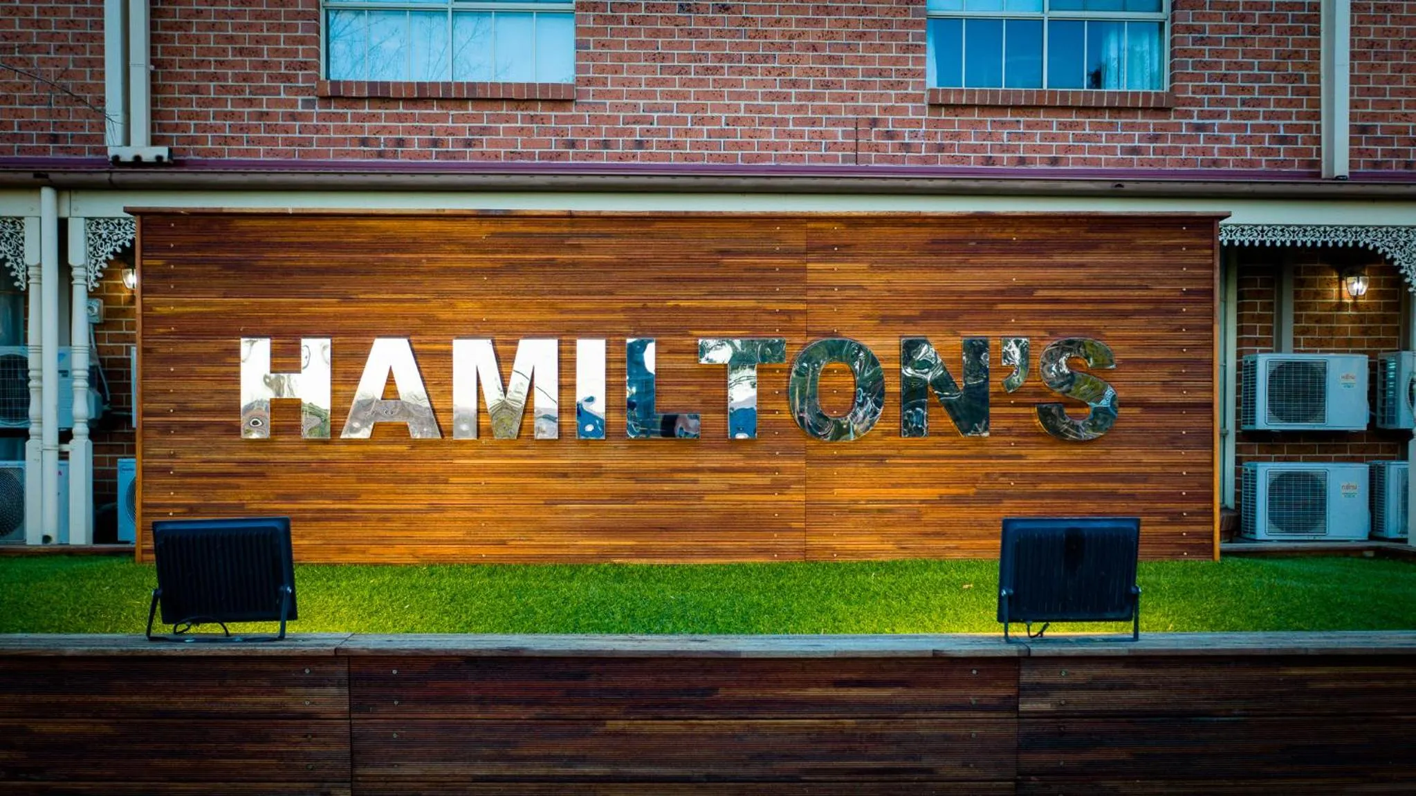 Decorative detail in Hamilton's Queanbeyan Motel